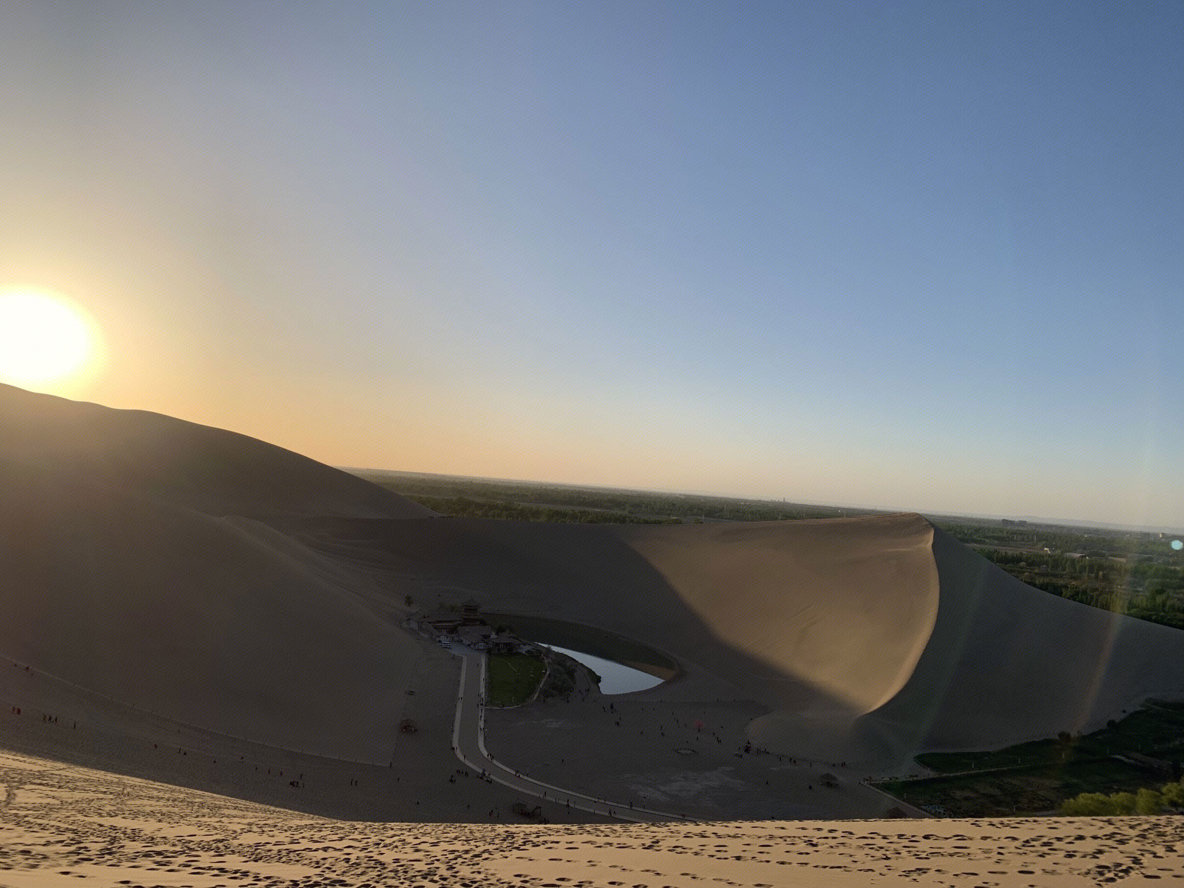 敦煌 鸣沙山 月牙泉