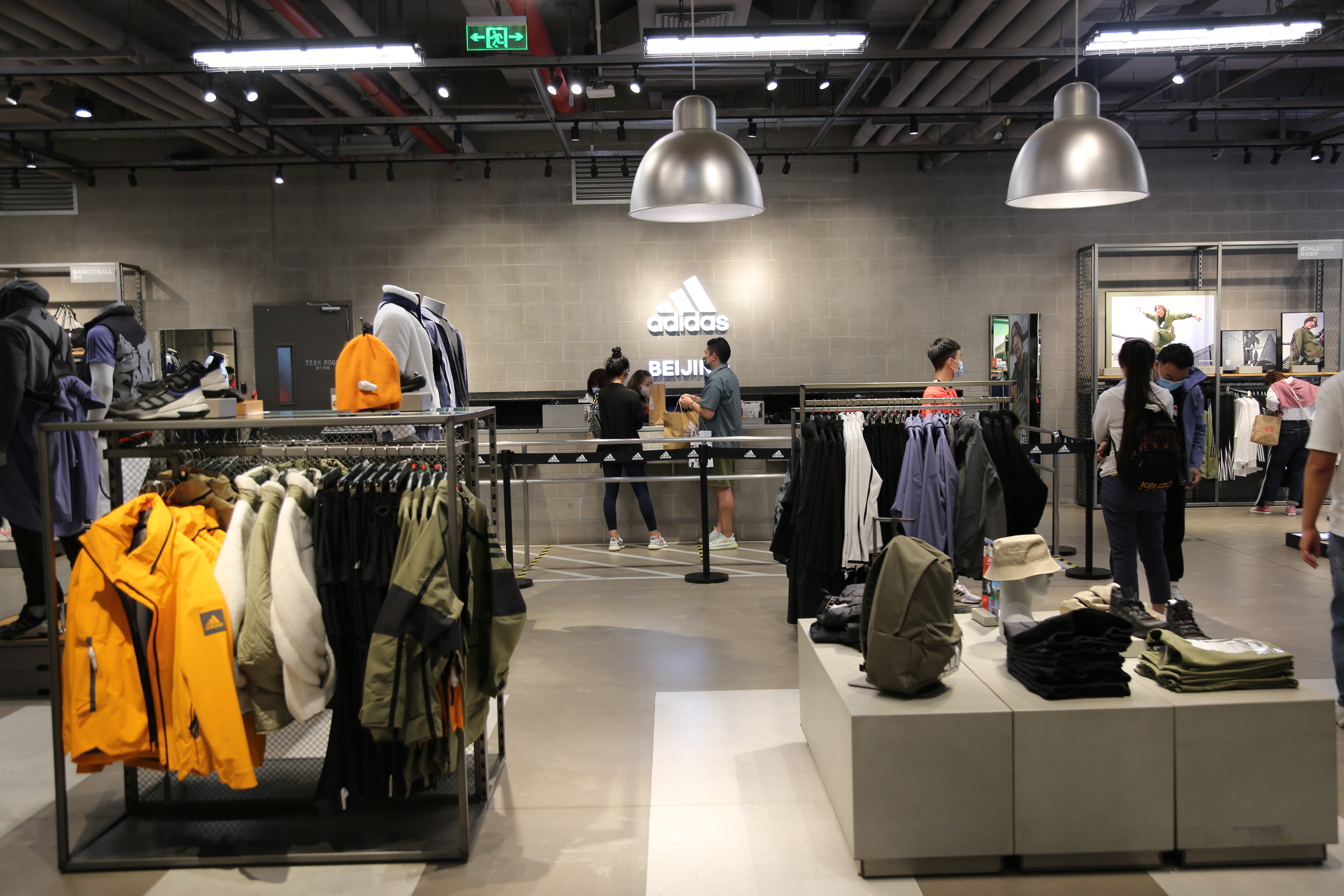 ADIDAS 阿迪达斯 服饰 运动 服装 服饰 时尚品牌