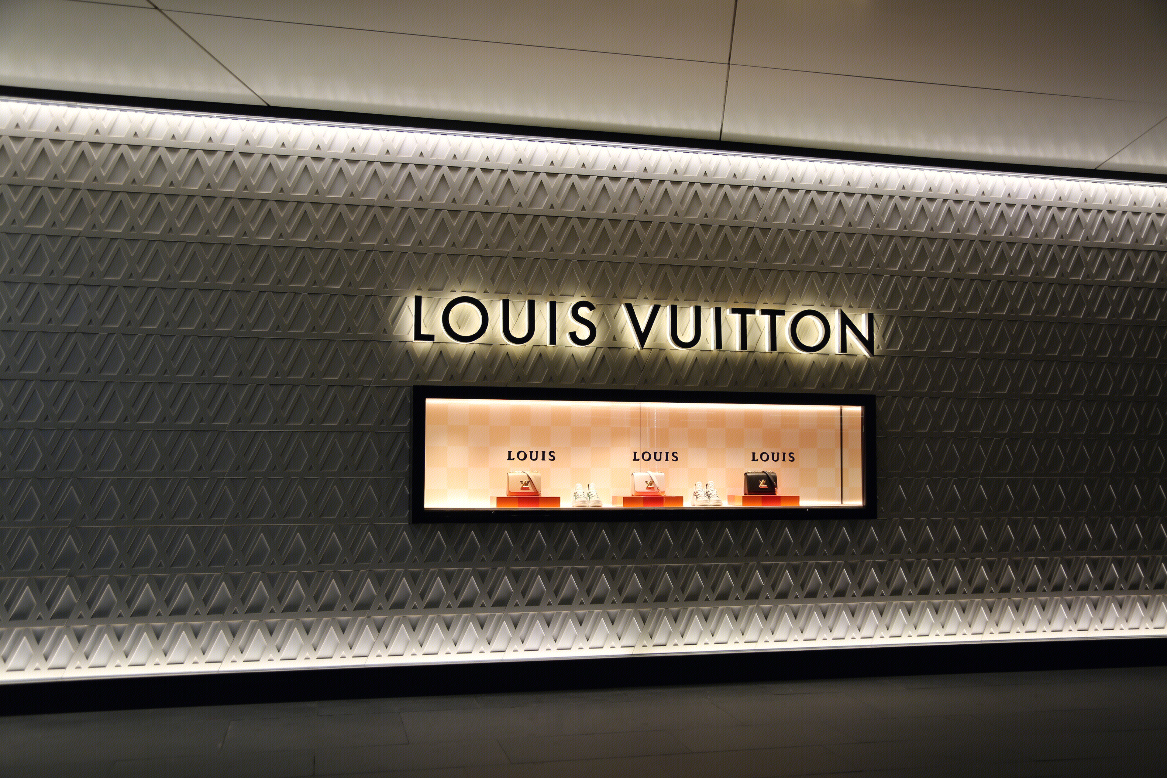 LOUIS VUITTON LV 路易威登