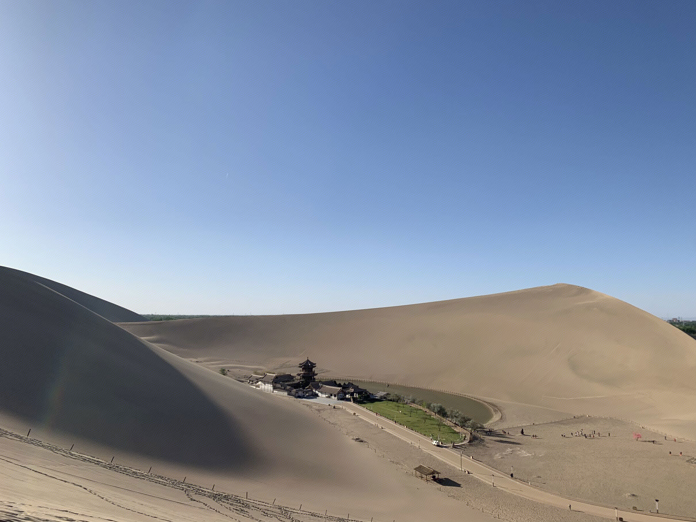 月牙泉 鸣沙山 敦煌