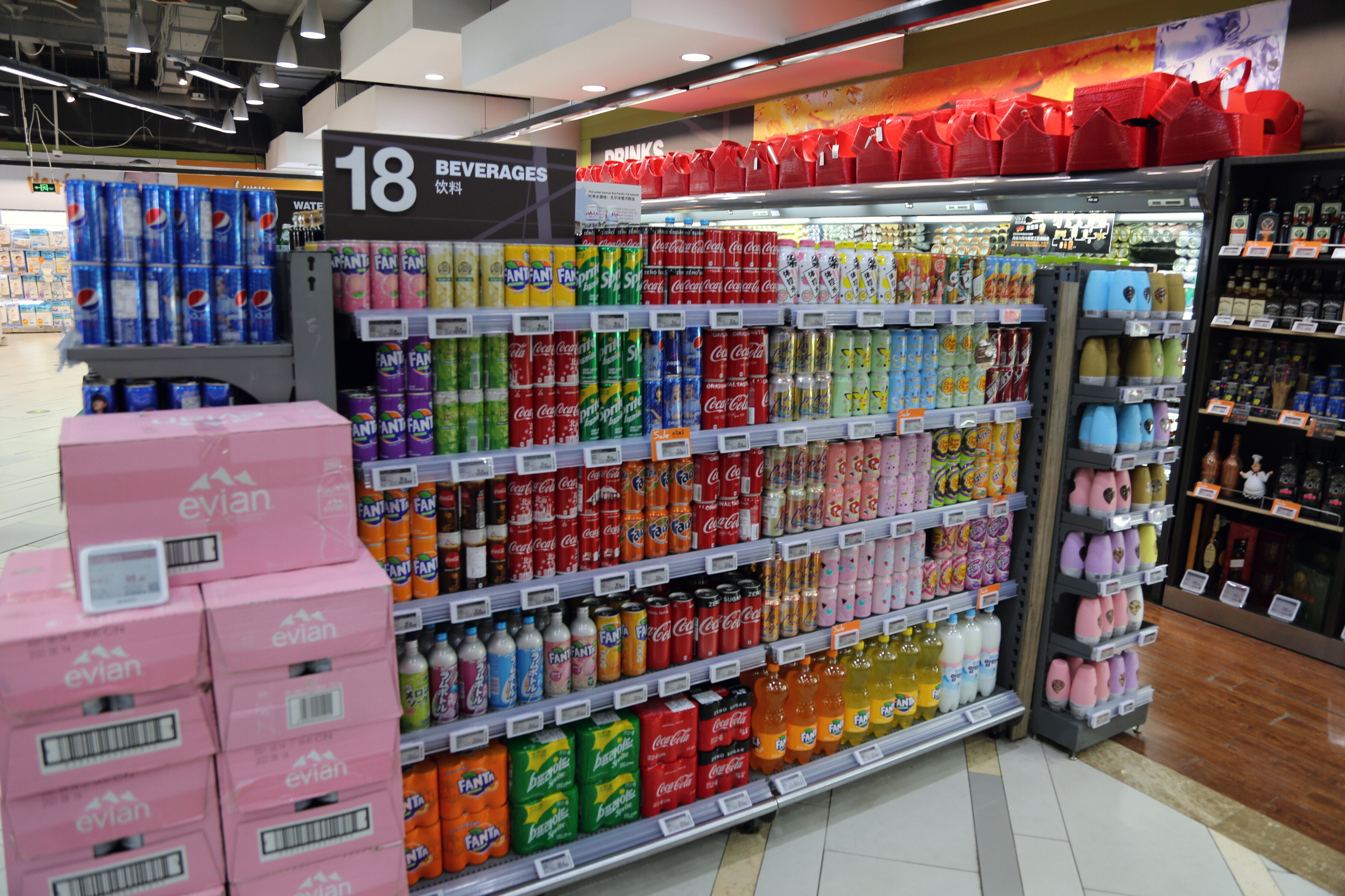 超市 货架 饮料
