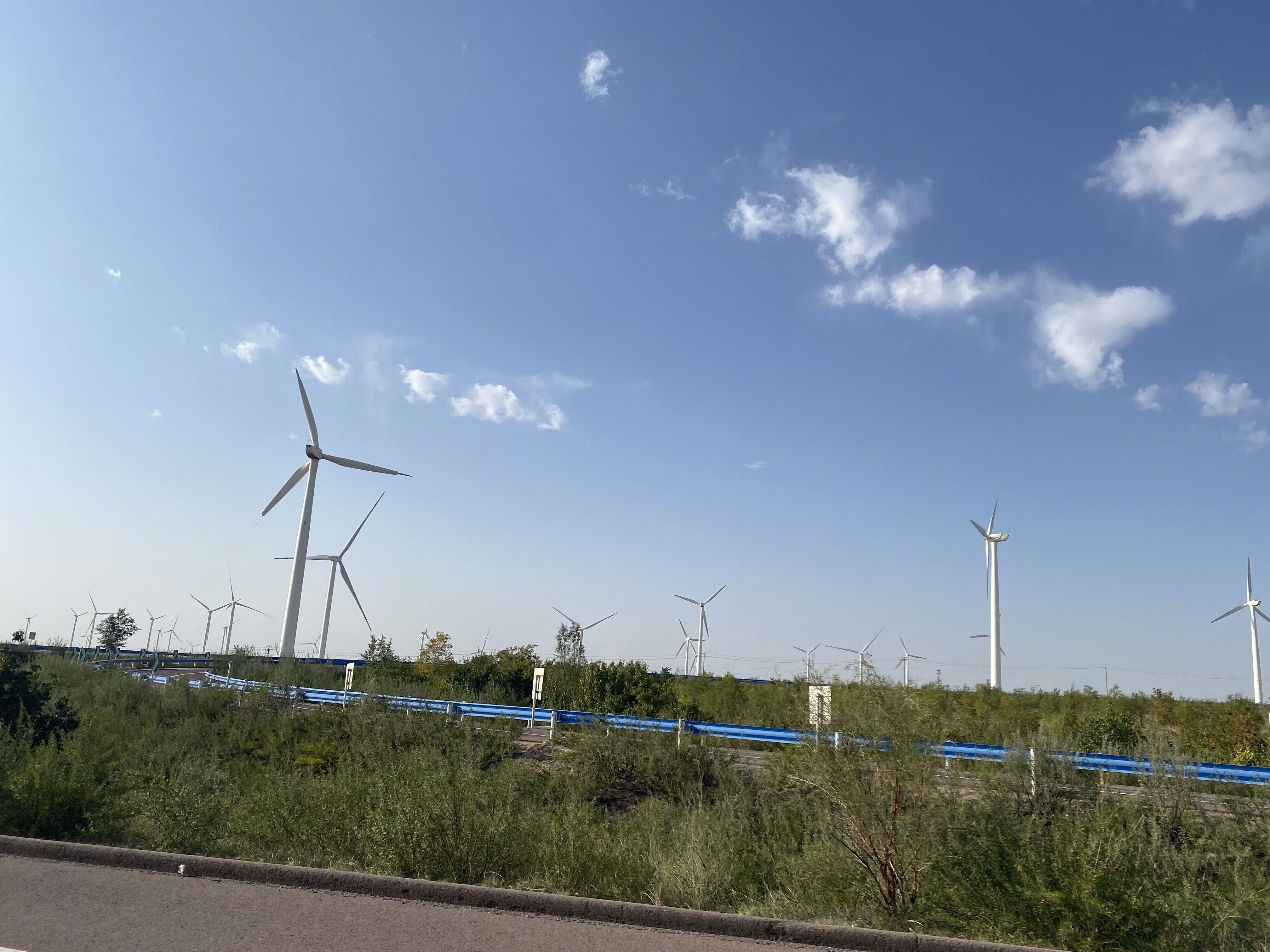 风车 风力发电机 风电 风能 清洁能源 碳中和 碳达峰