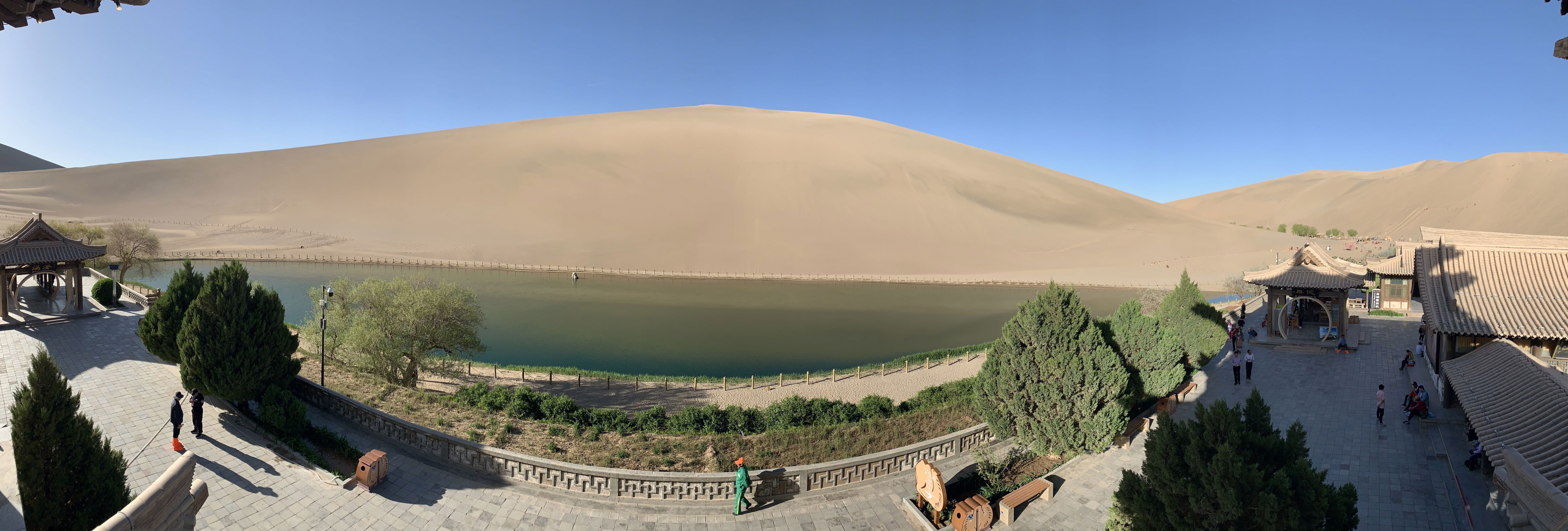 月牙泉 鸣沙山 敦煌