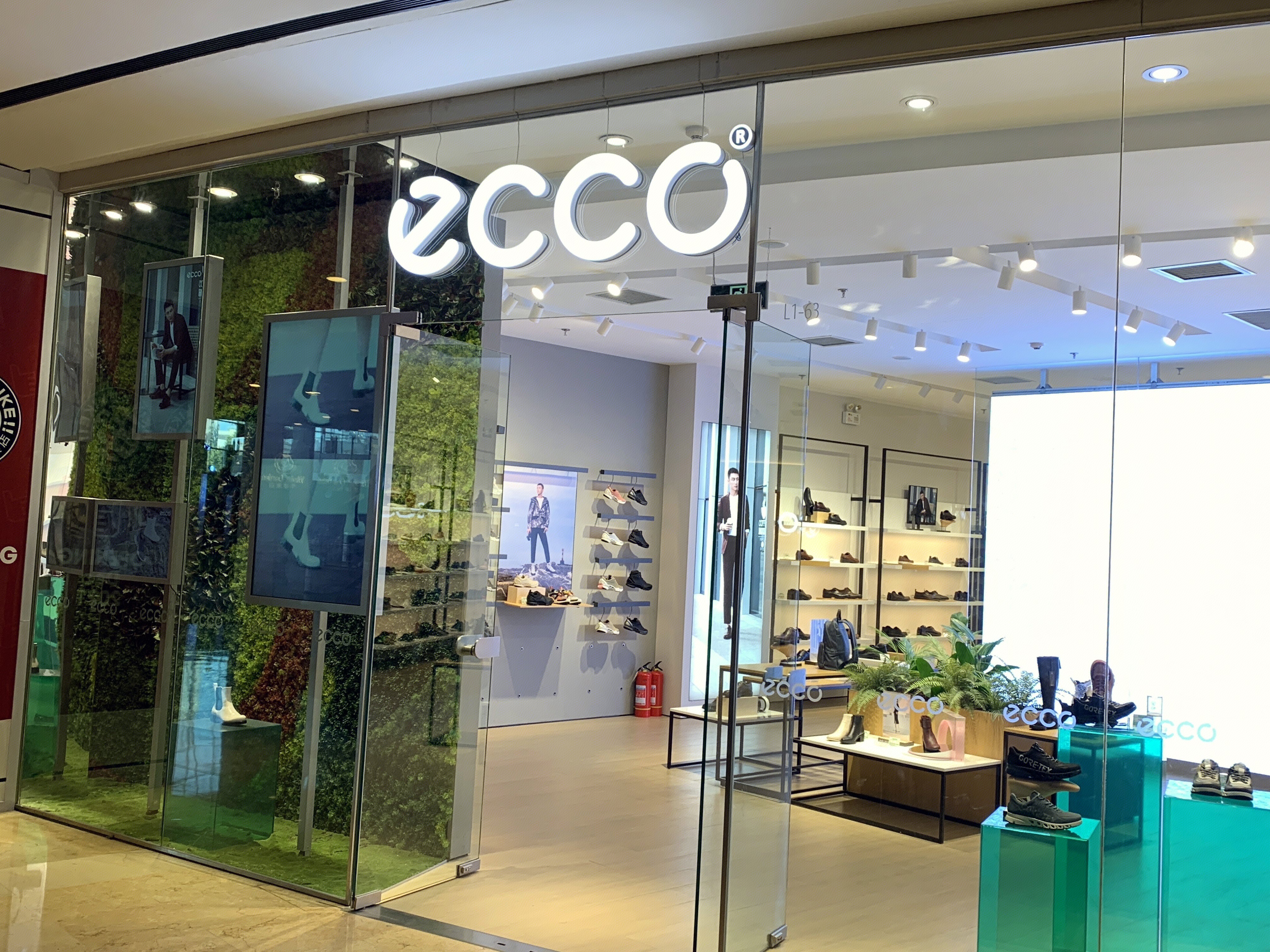 ecco爱步 鞋