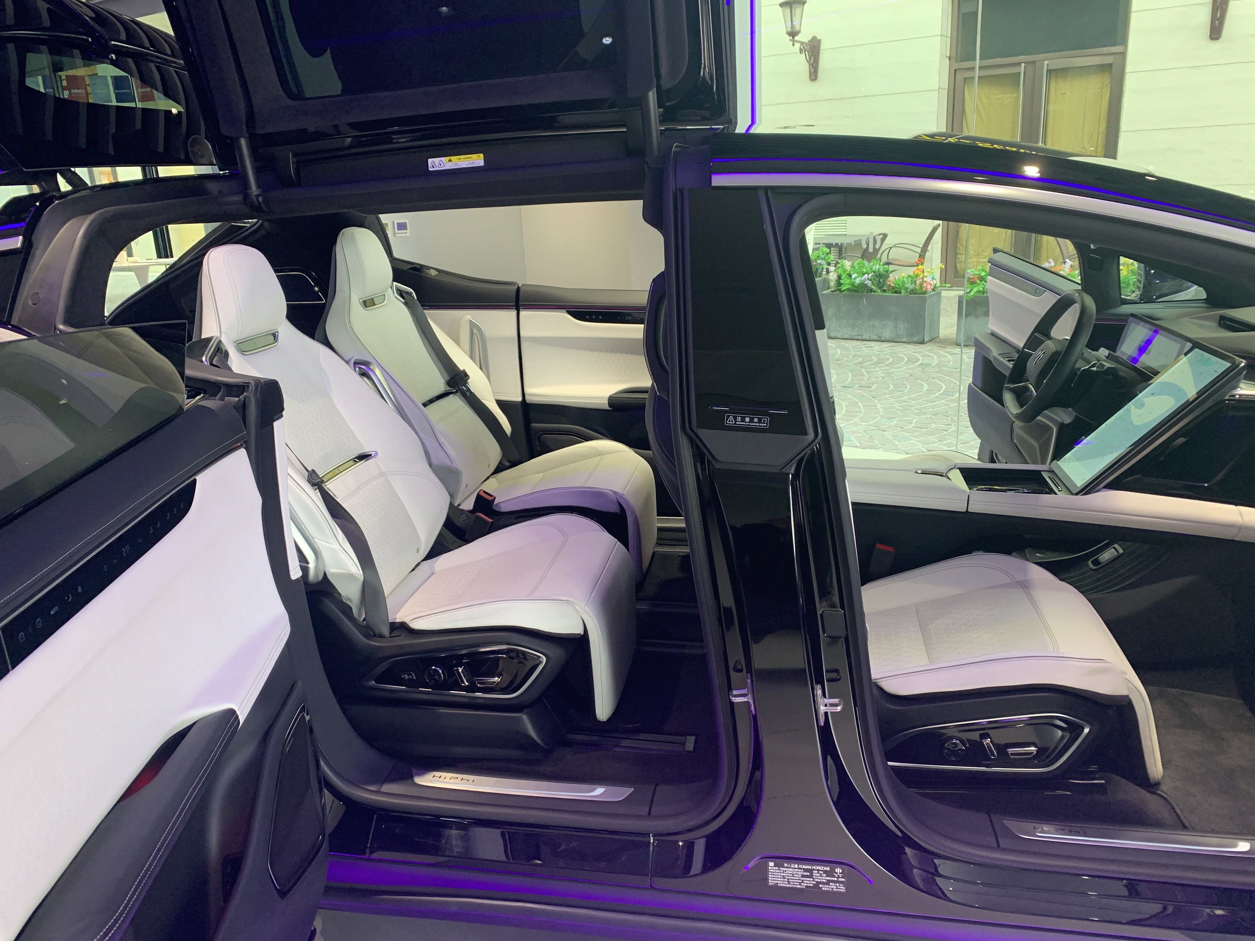 高合 hiphi 新能源 汽车 电动车 六开门 高端电动车