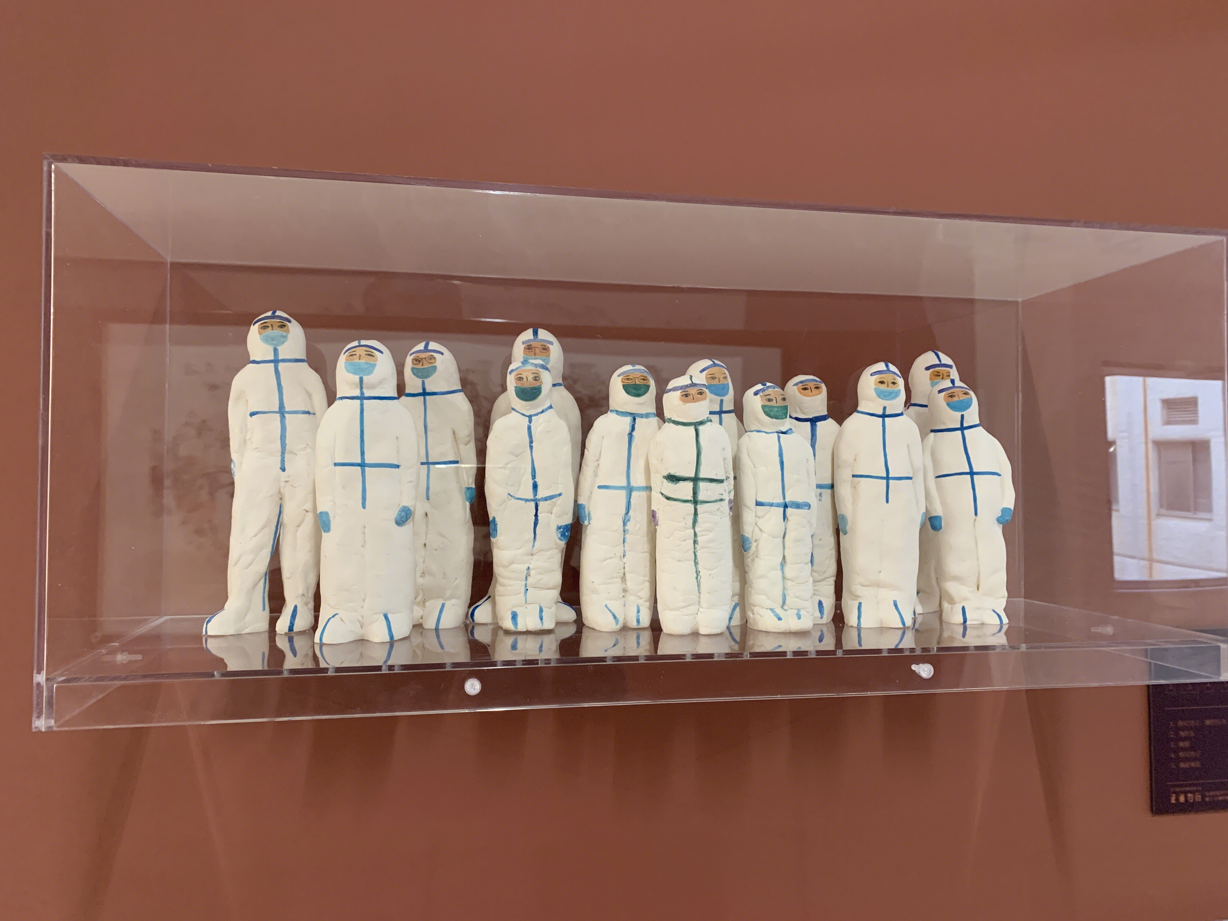 防疫 抗疫情 医生雕塑 医疗 治疗 救治 医院