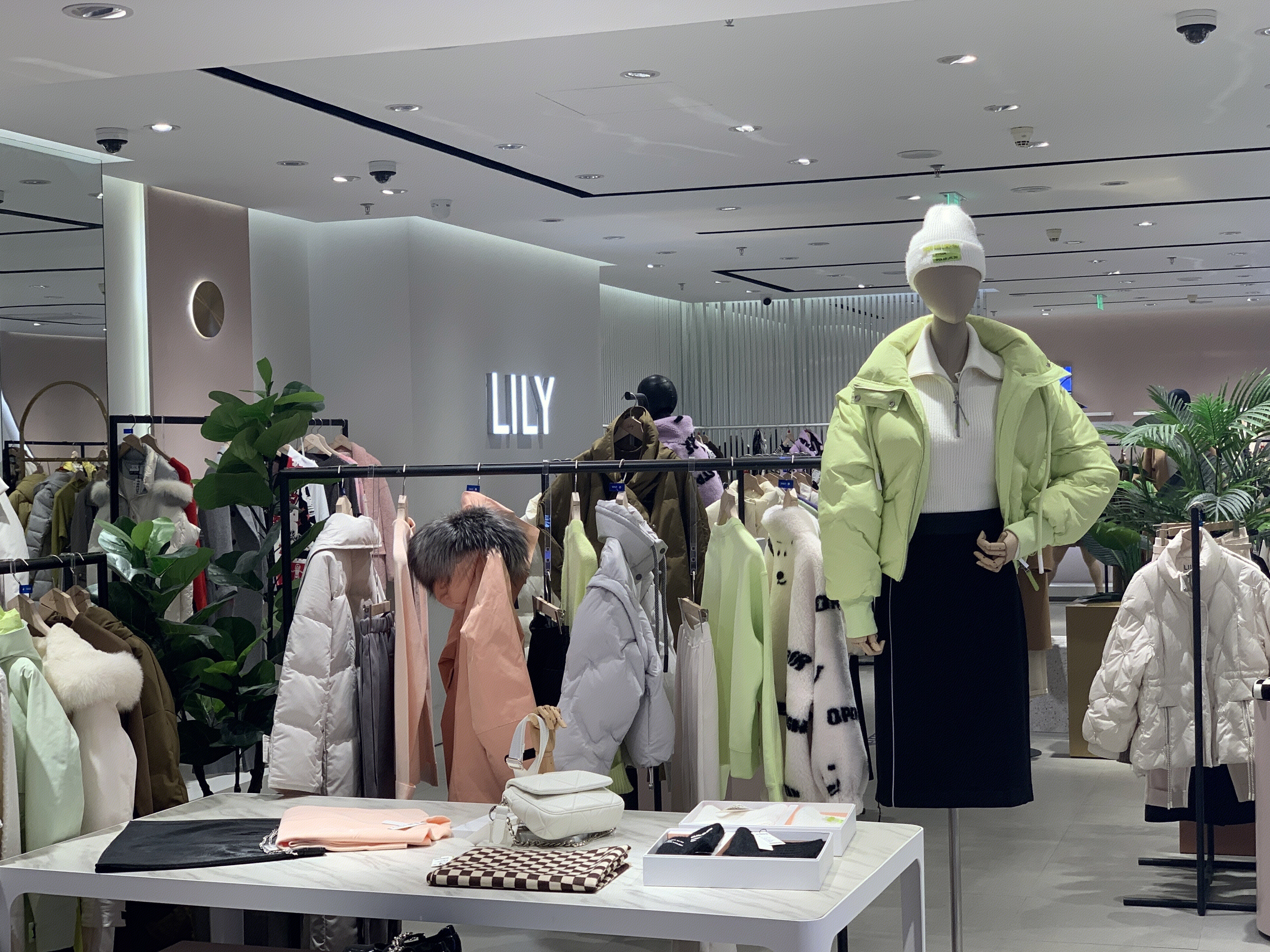 LILY  女装 服装 服饰