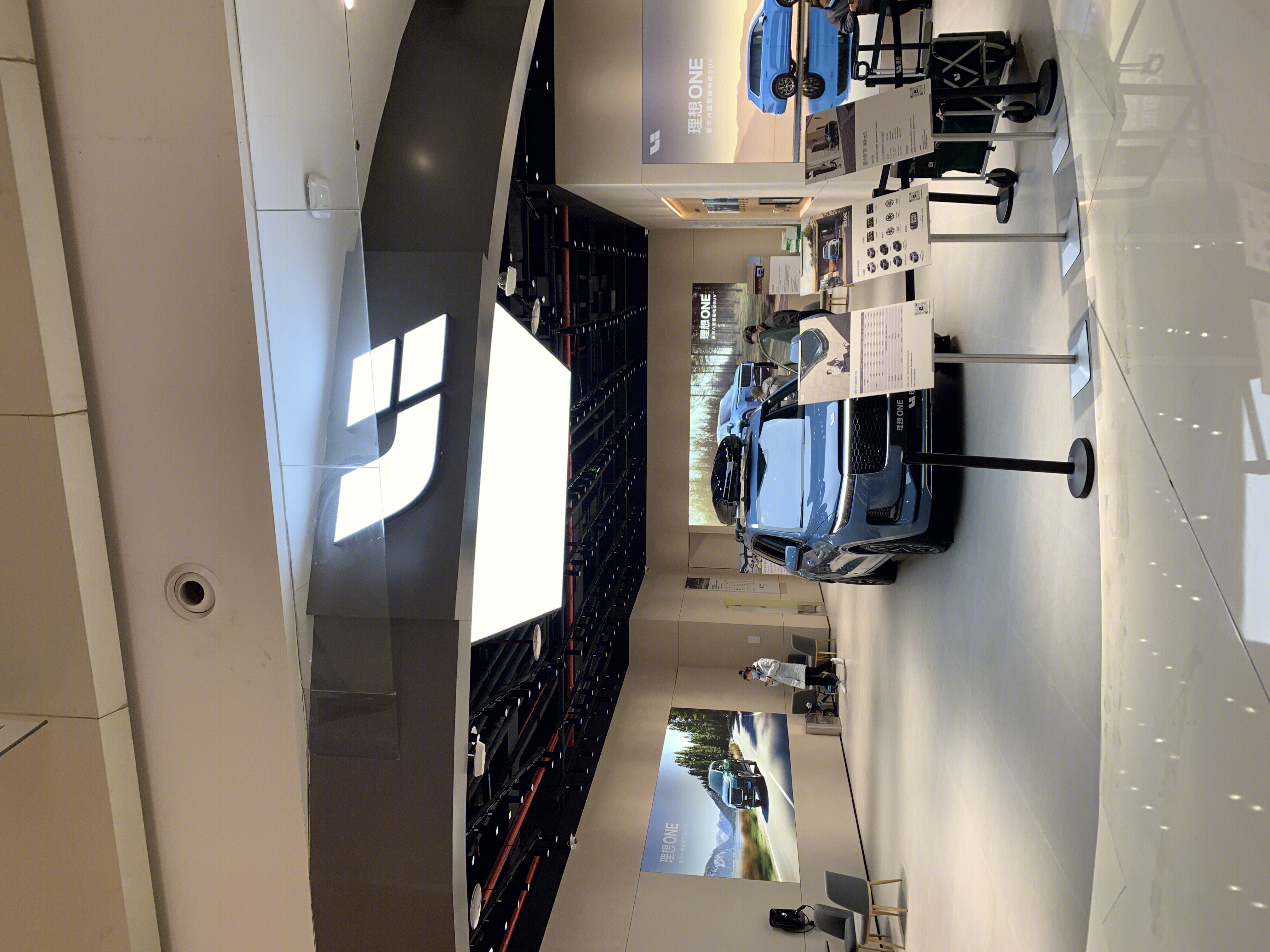 理想one 新能源 增程式电动车