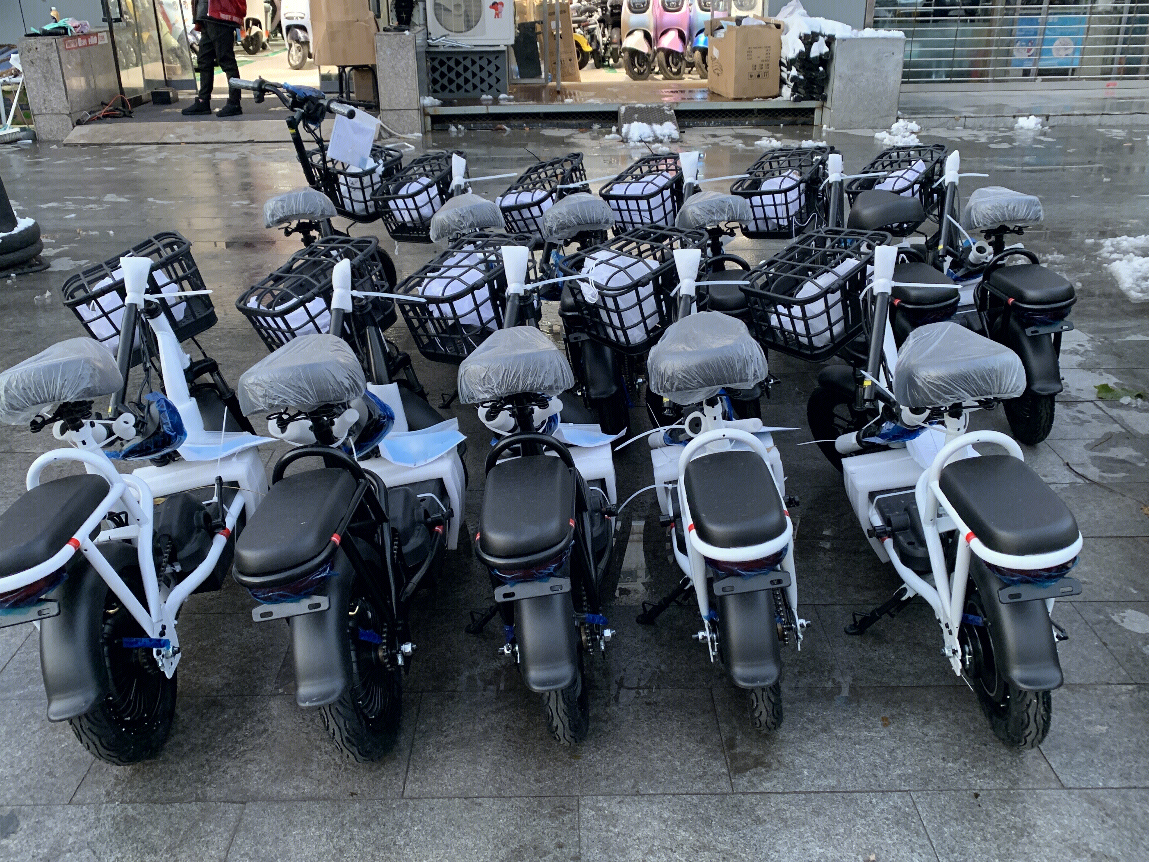 哈啰电动车 电瓶车 电动自行车