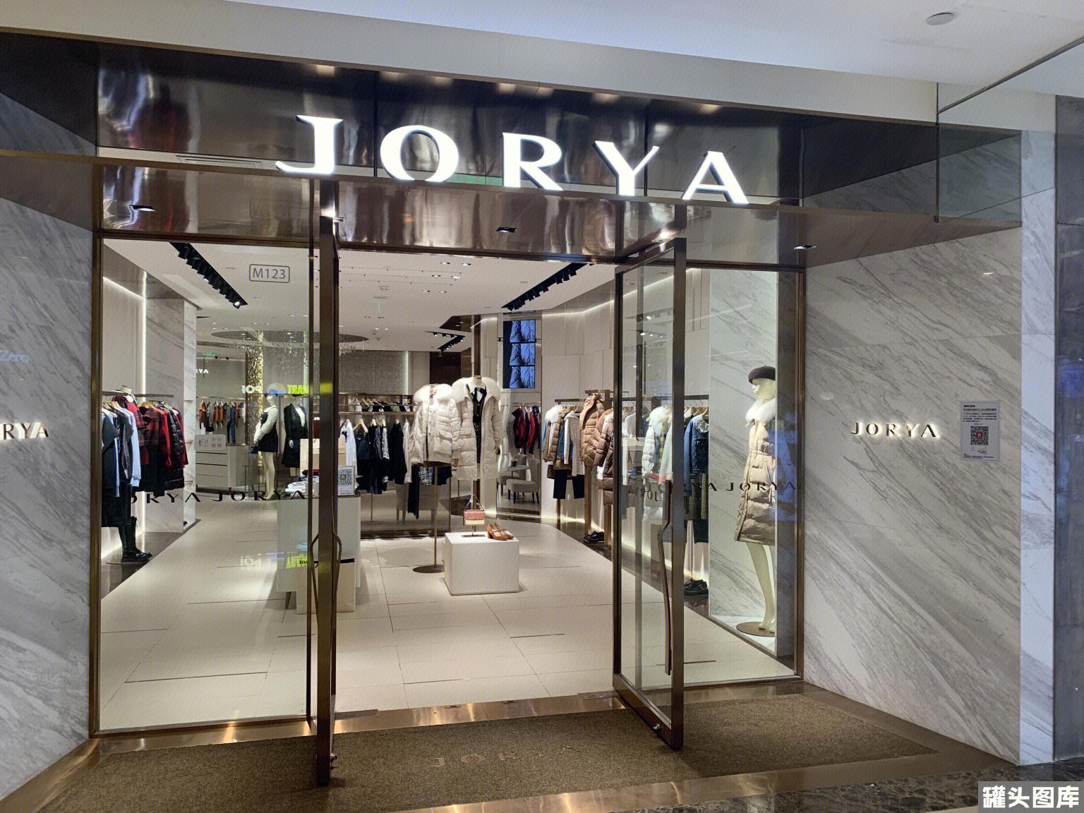 JORYA 卓雅 女装 服装 服饰-罐头图库