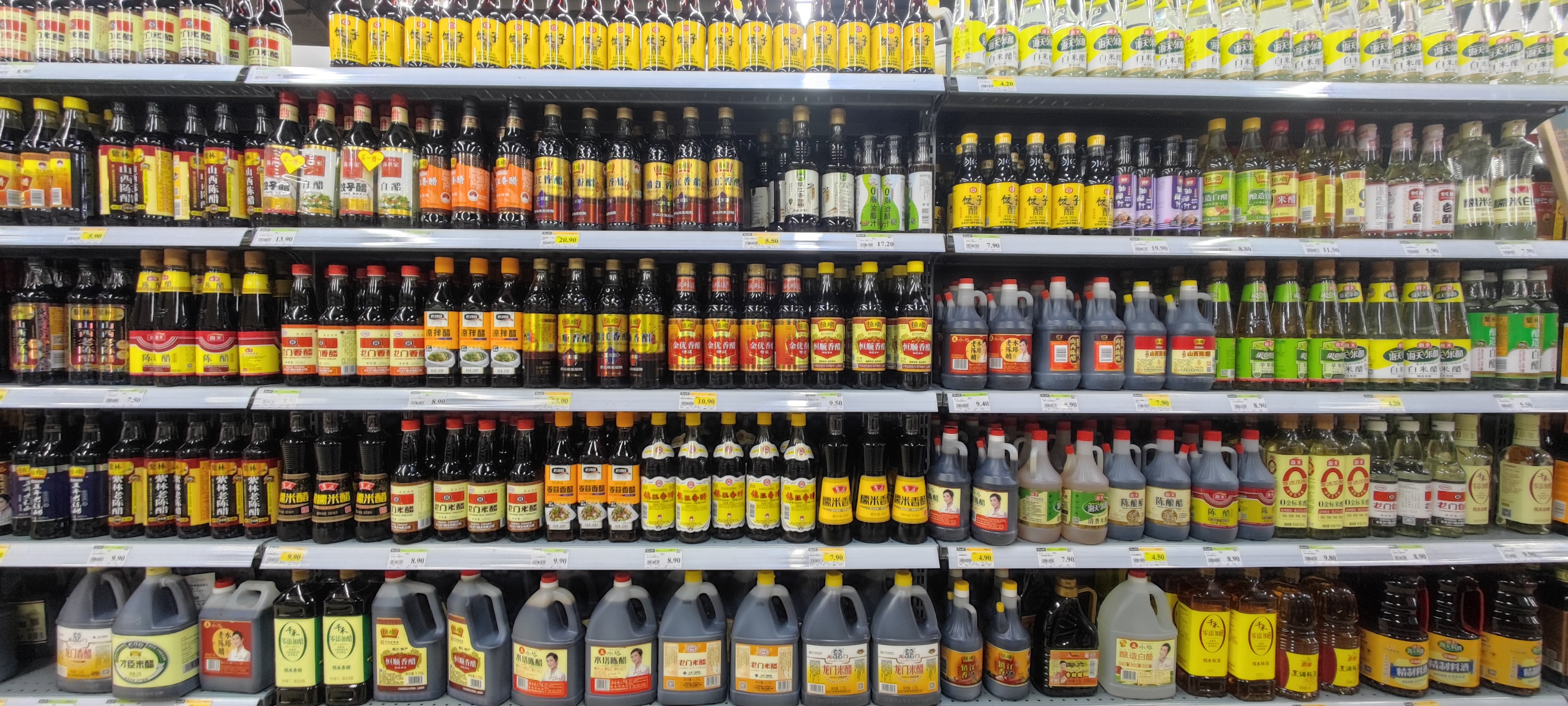 超市 货架 调味品  醋 酱油 生抽 老抽