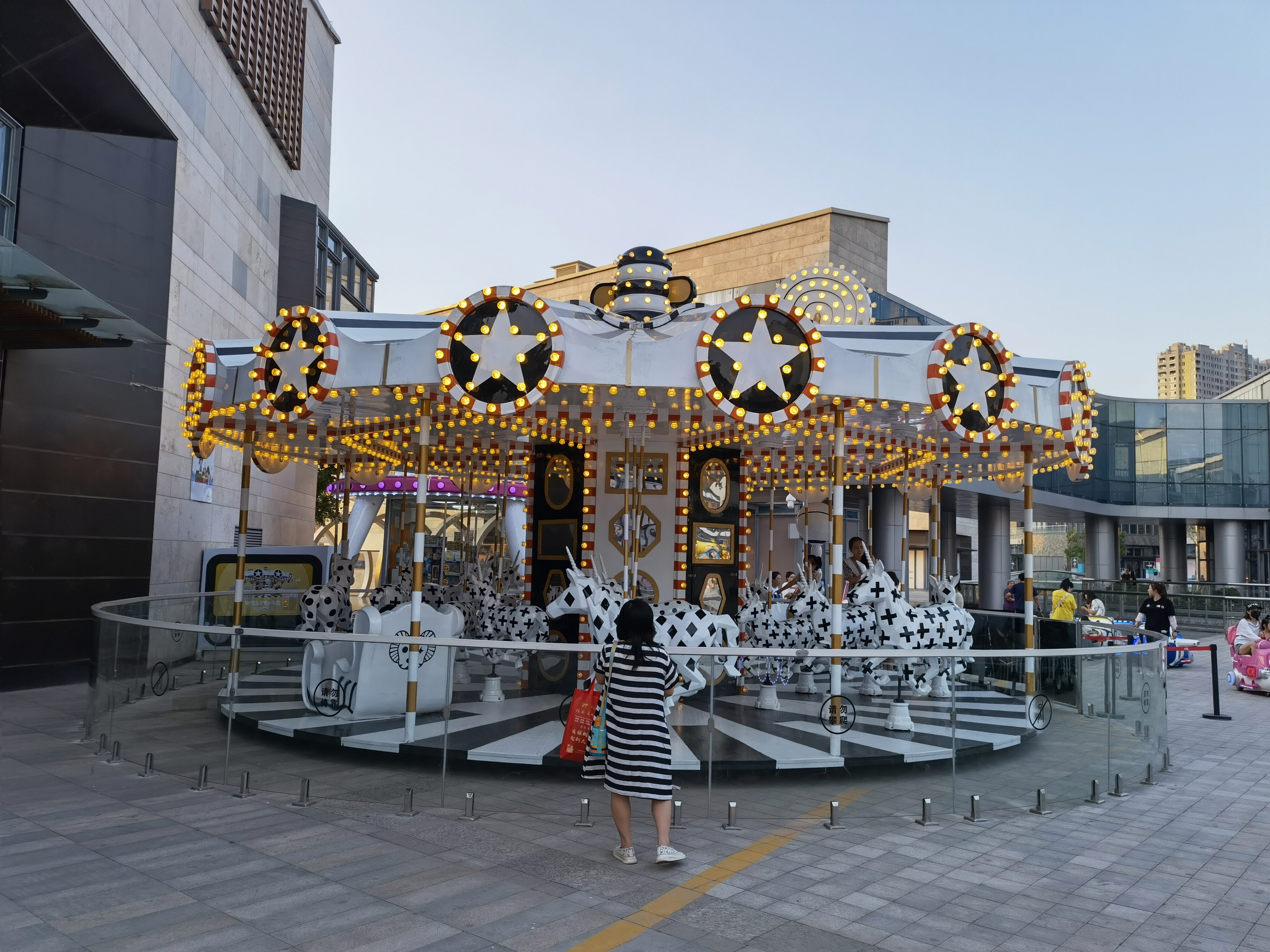 旋转木马 儿童游乐场 游乐设施