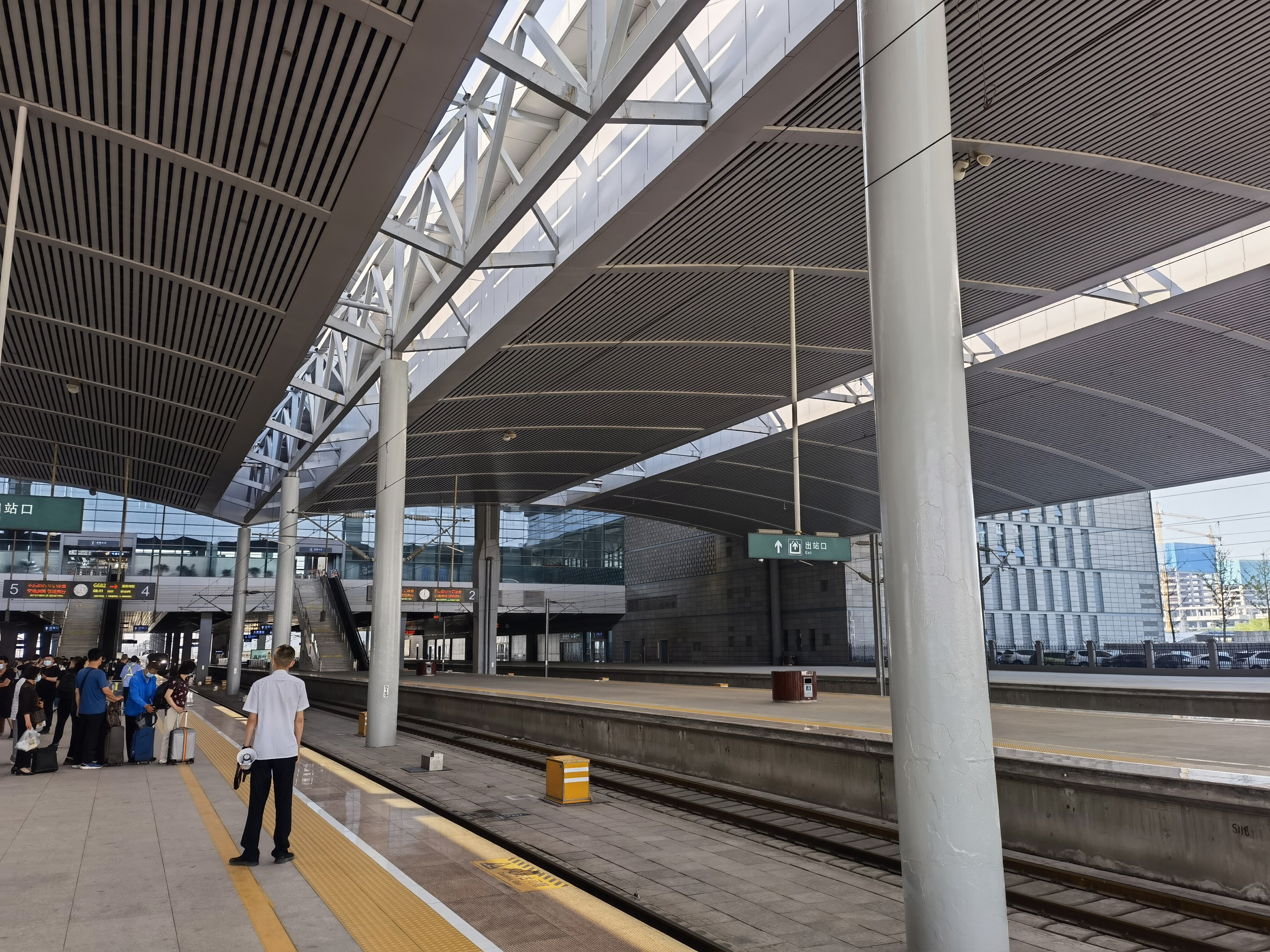 火车站 高铁站 站台 候车