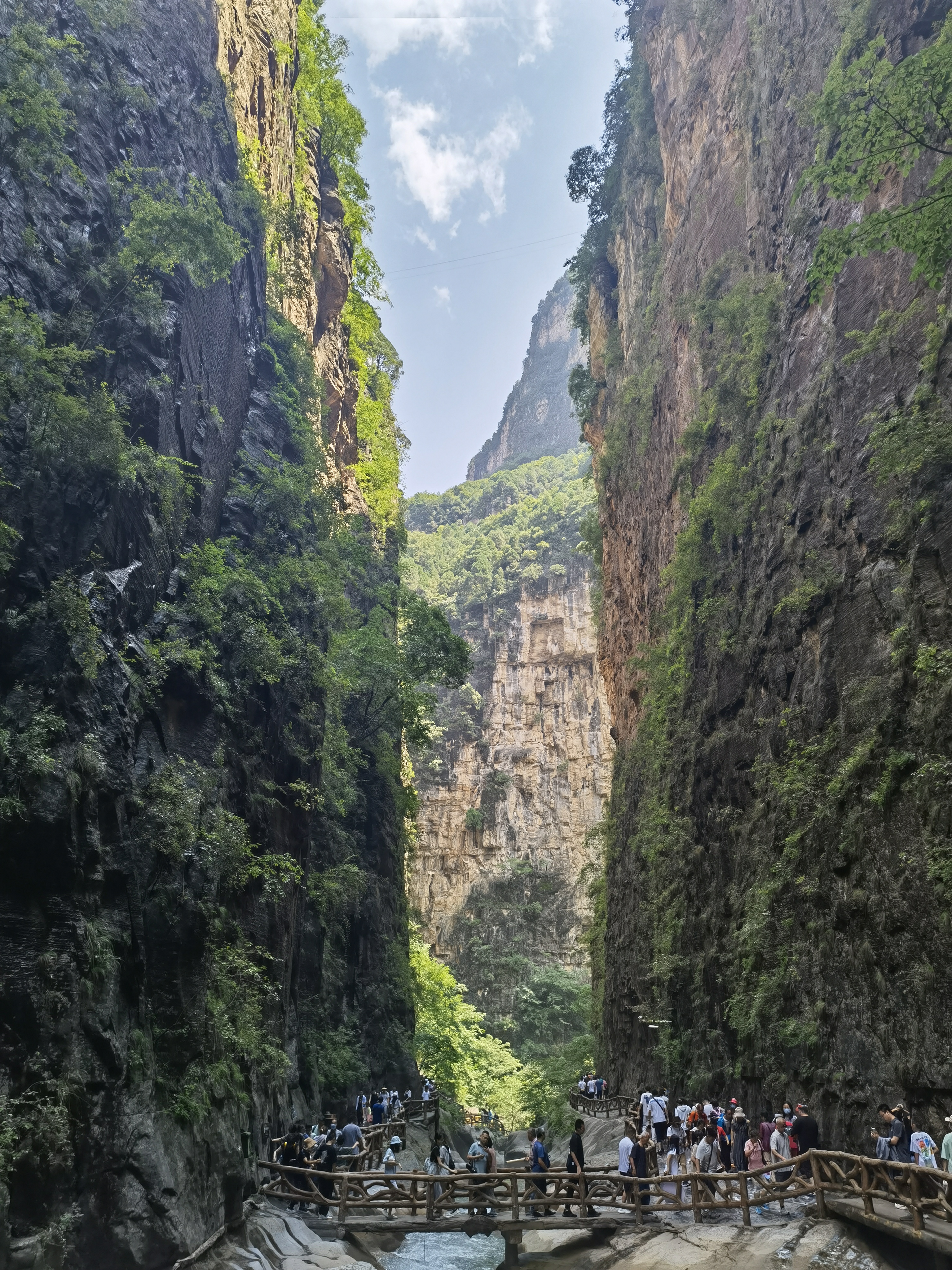 太行山 八泉峡景区 一线天  山涧 流水
