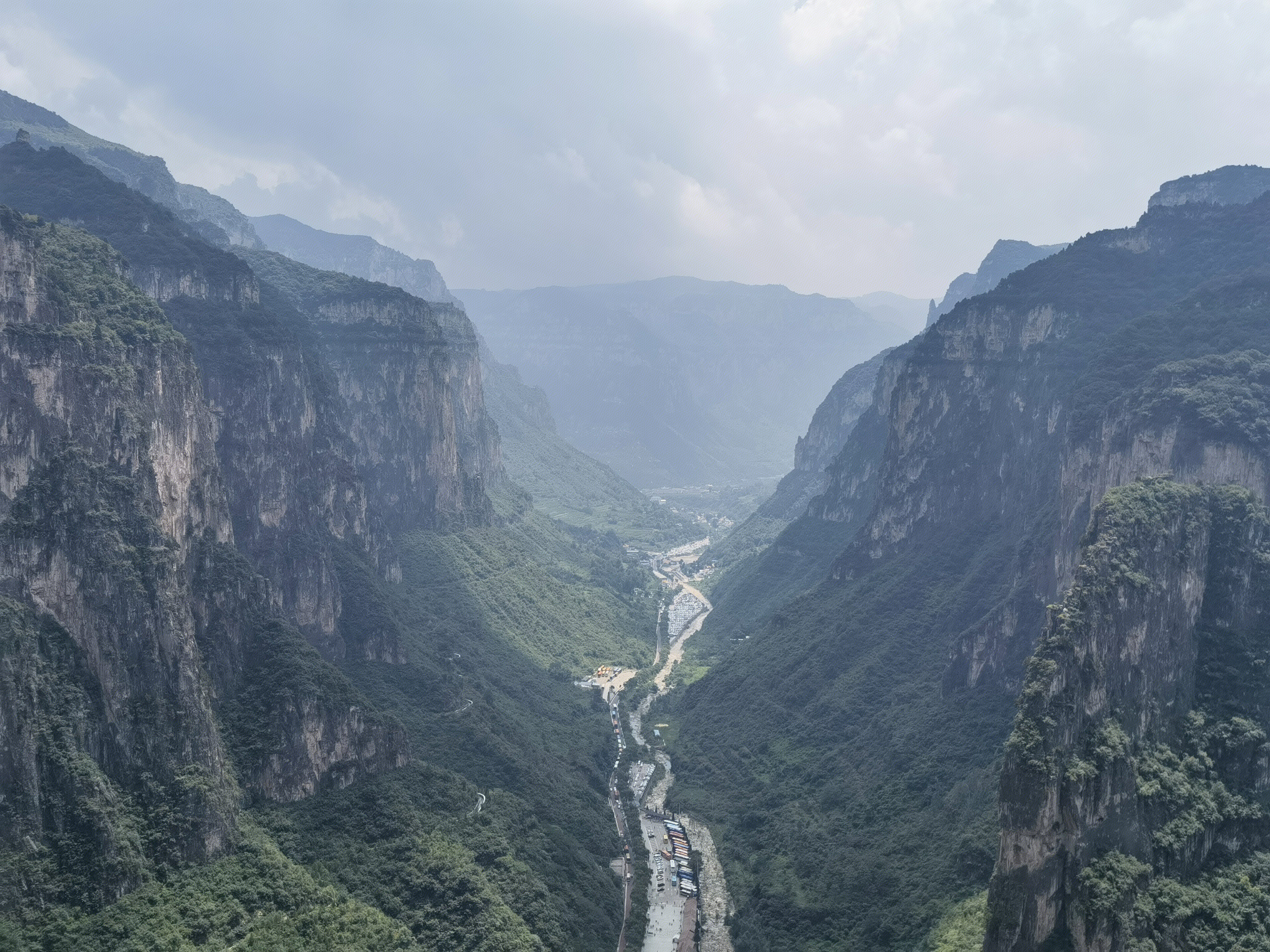 太行山 八泉峡景区 高山 山峰 山谷 裂谷