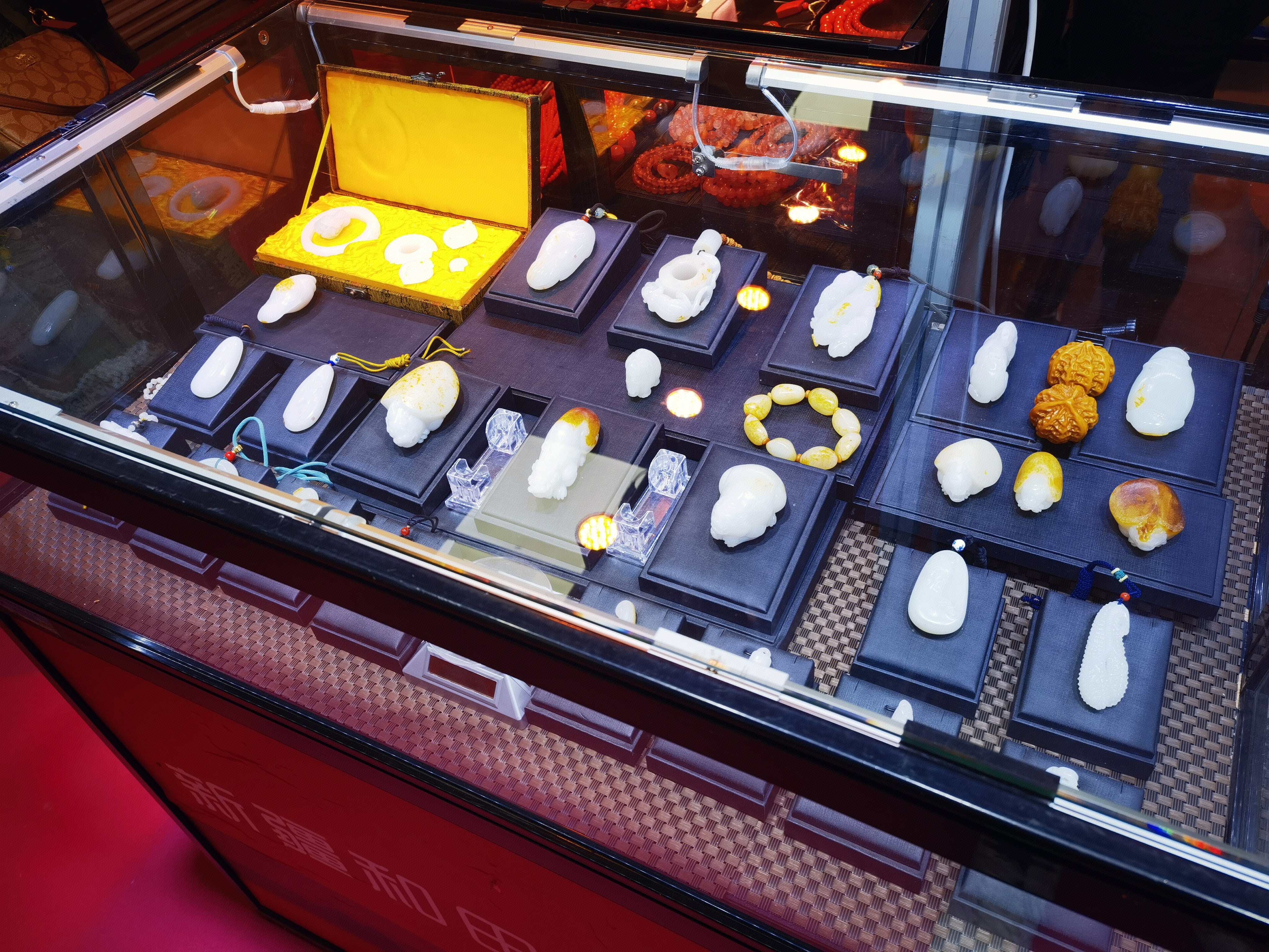 和田玉石 项链耳环手链玉镯手镯吊坠 玉器 珠宝 首饰