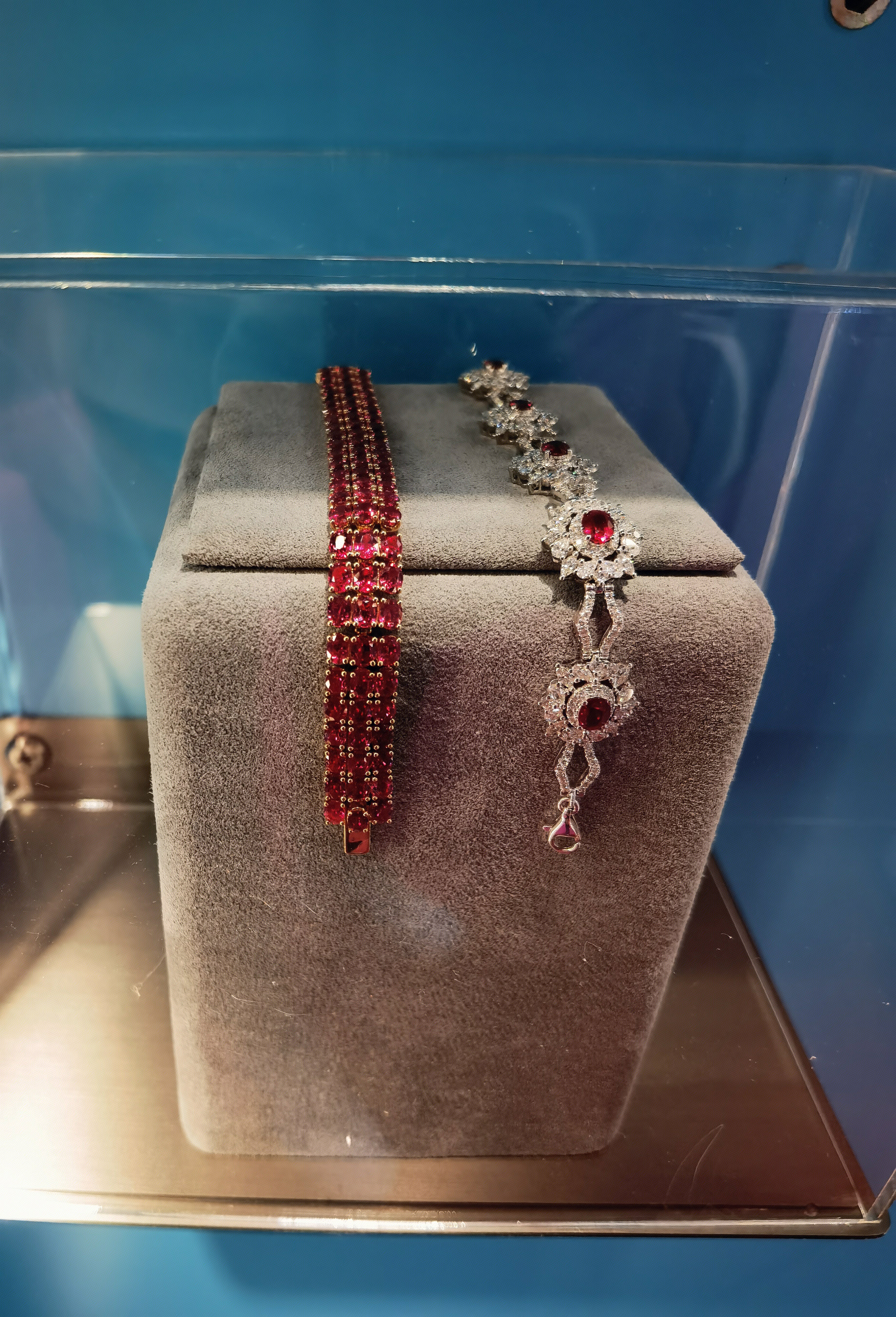 红宝石戒指 项链耳环手链玉镯手镯吊坠 玉器 珠宝 首饰