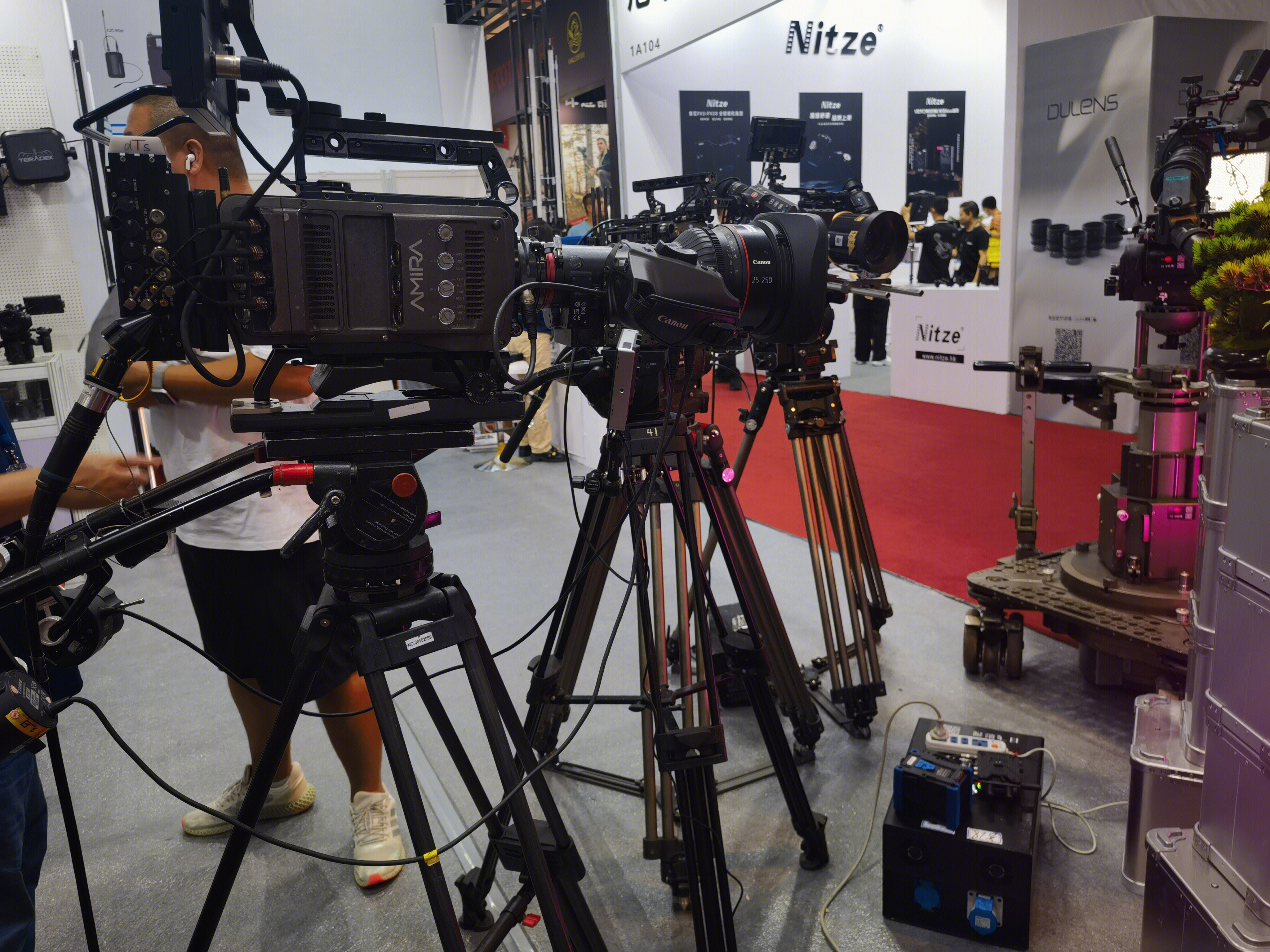 摄像机 拍摄 支架