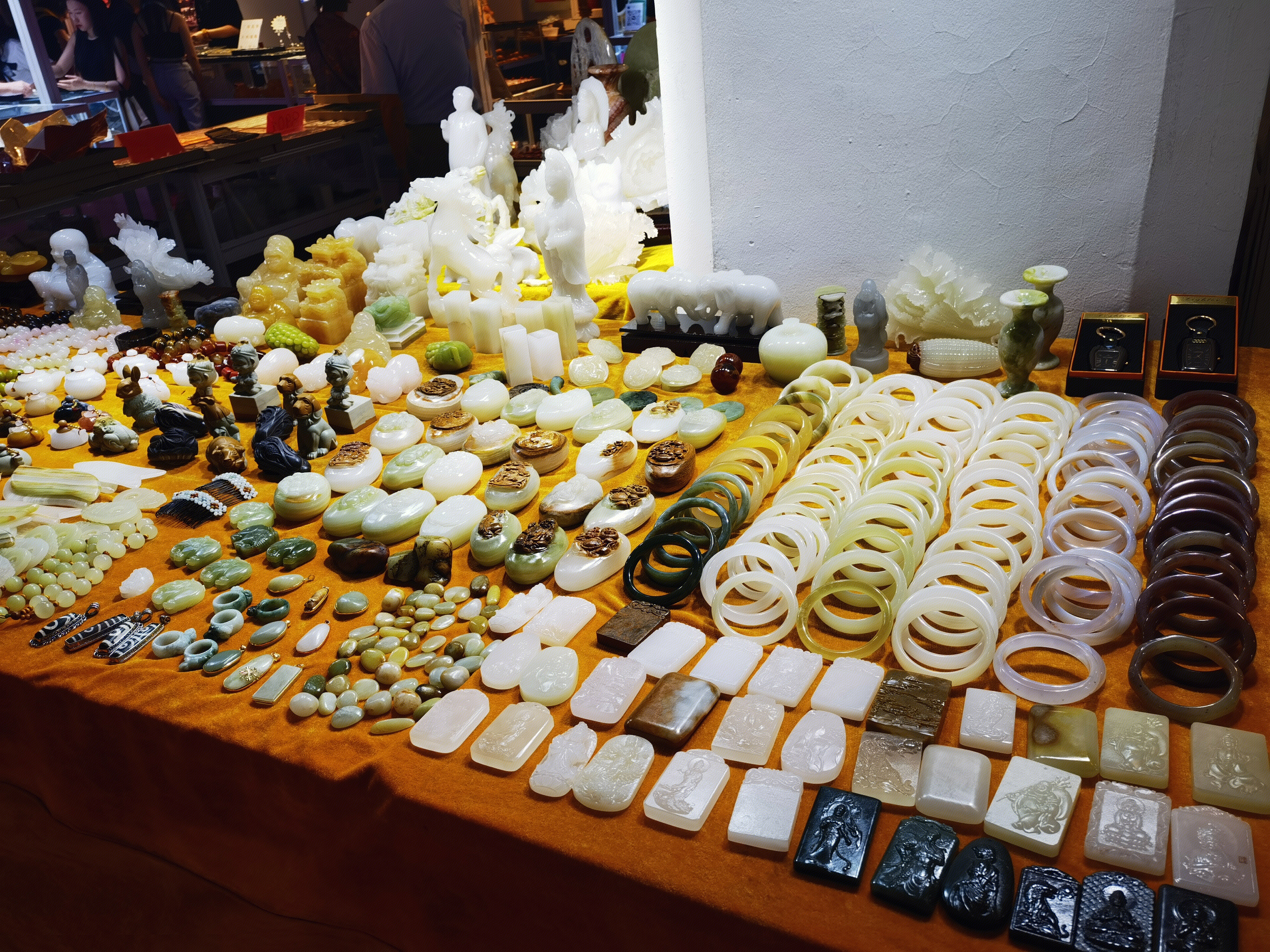 翡翠手镯 玉镯 和田玉 玉石饰物