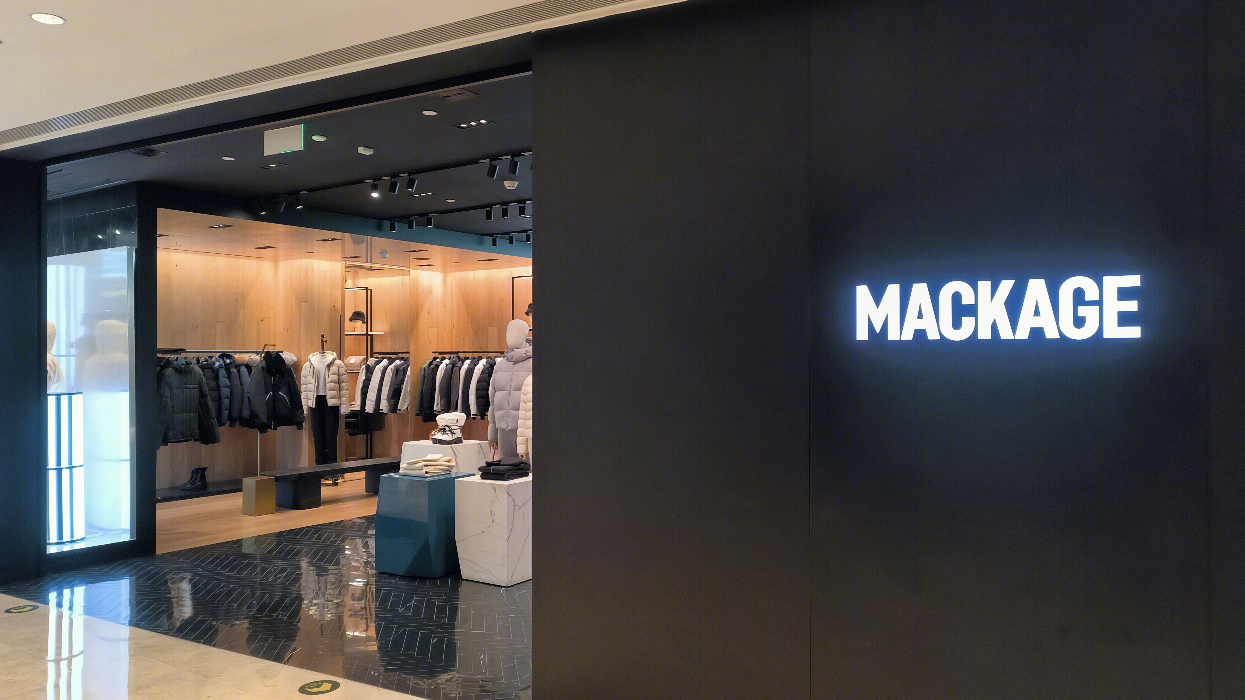 MACKAGE 迈凯奇 高端服饰品牌 服装服饰零售店