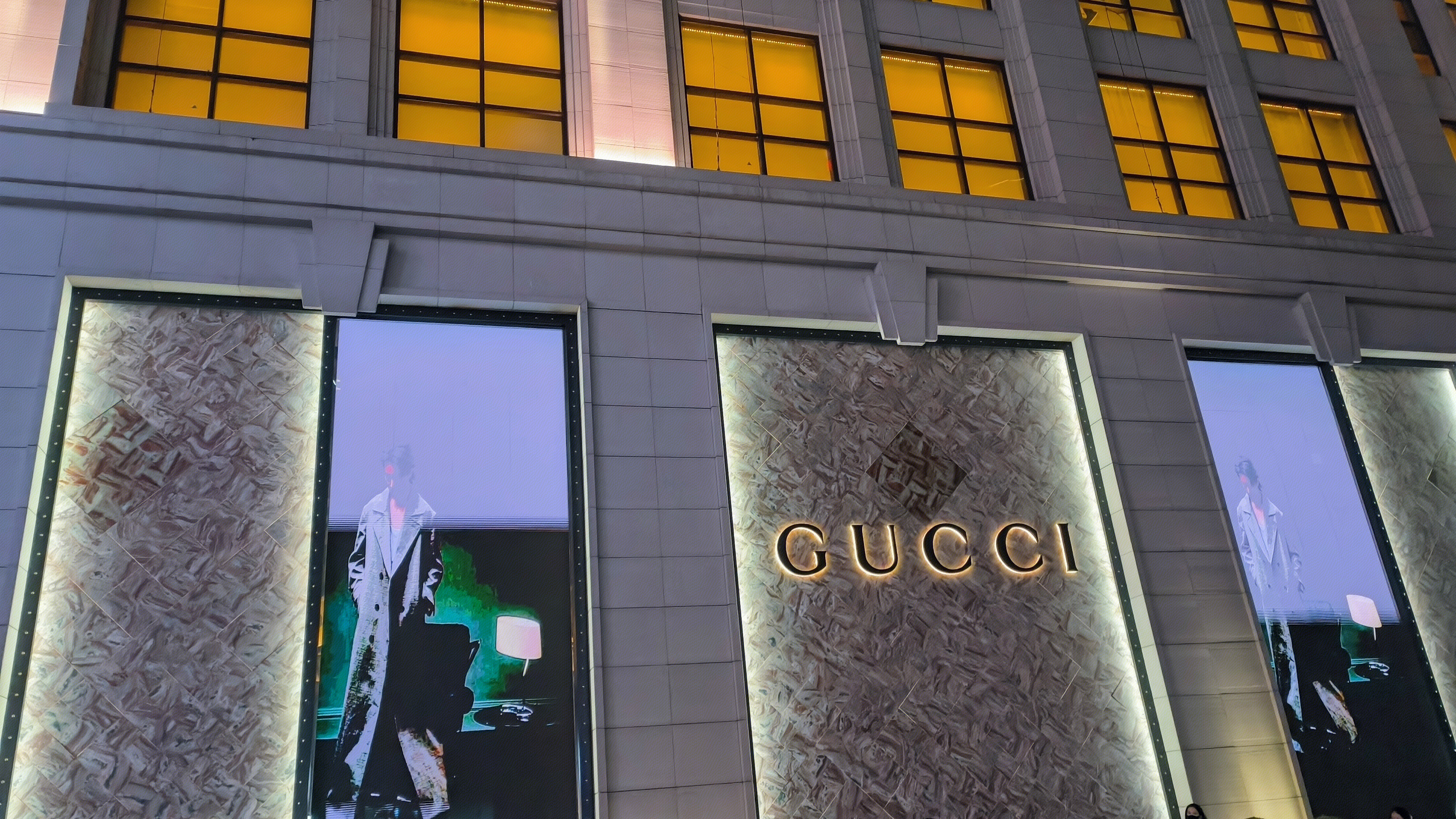GUCCI 古驰 古驰宣传海报 奢侈品专卖店