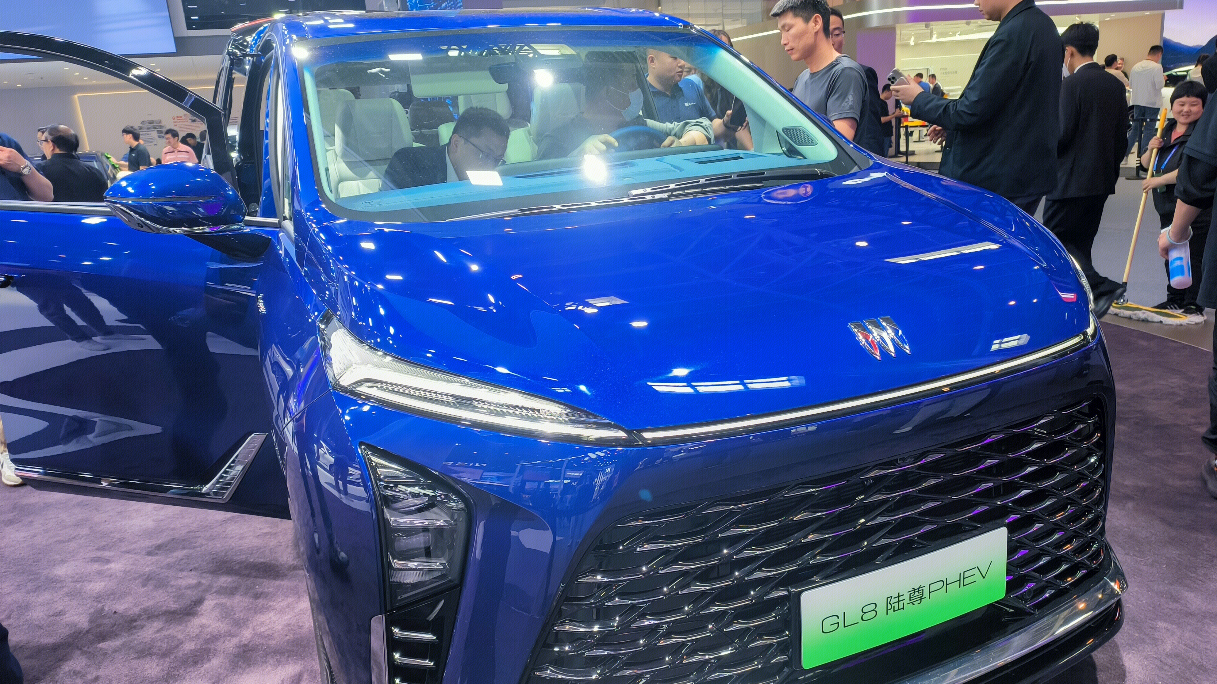 别克汽车 GL8陆尊PHEV 别克汽车展