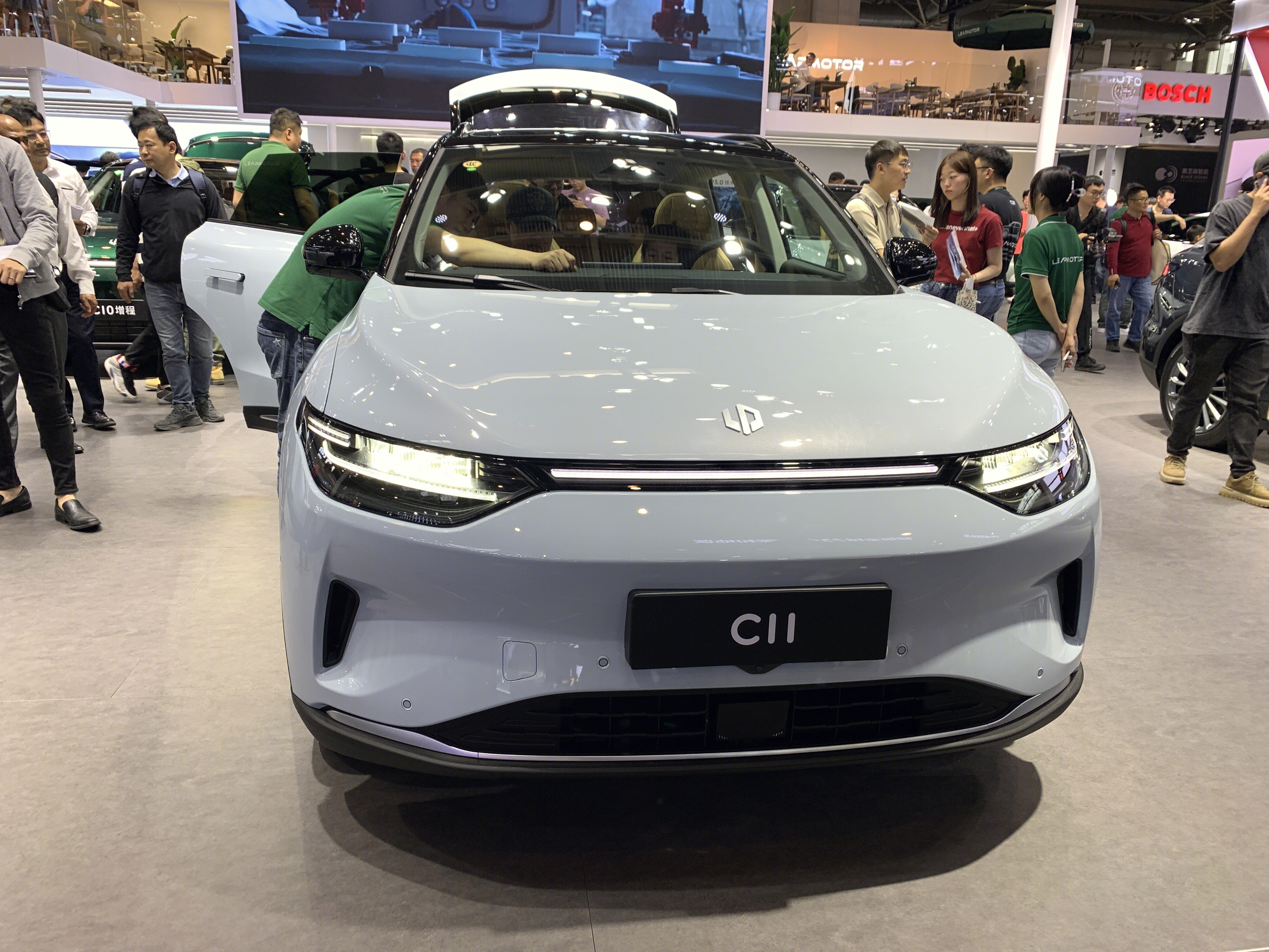 零跑汽车 零跑C11 新能源轿车 汽车展