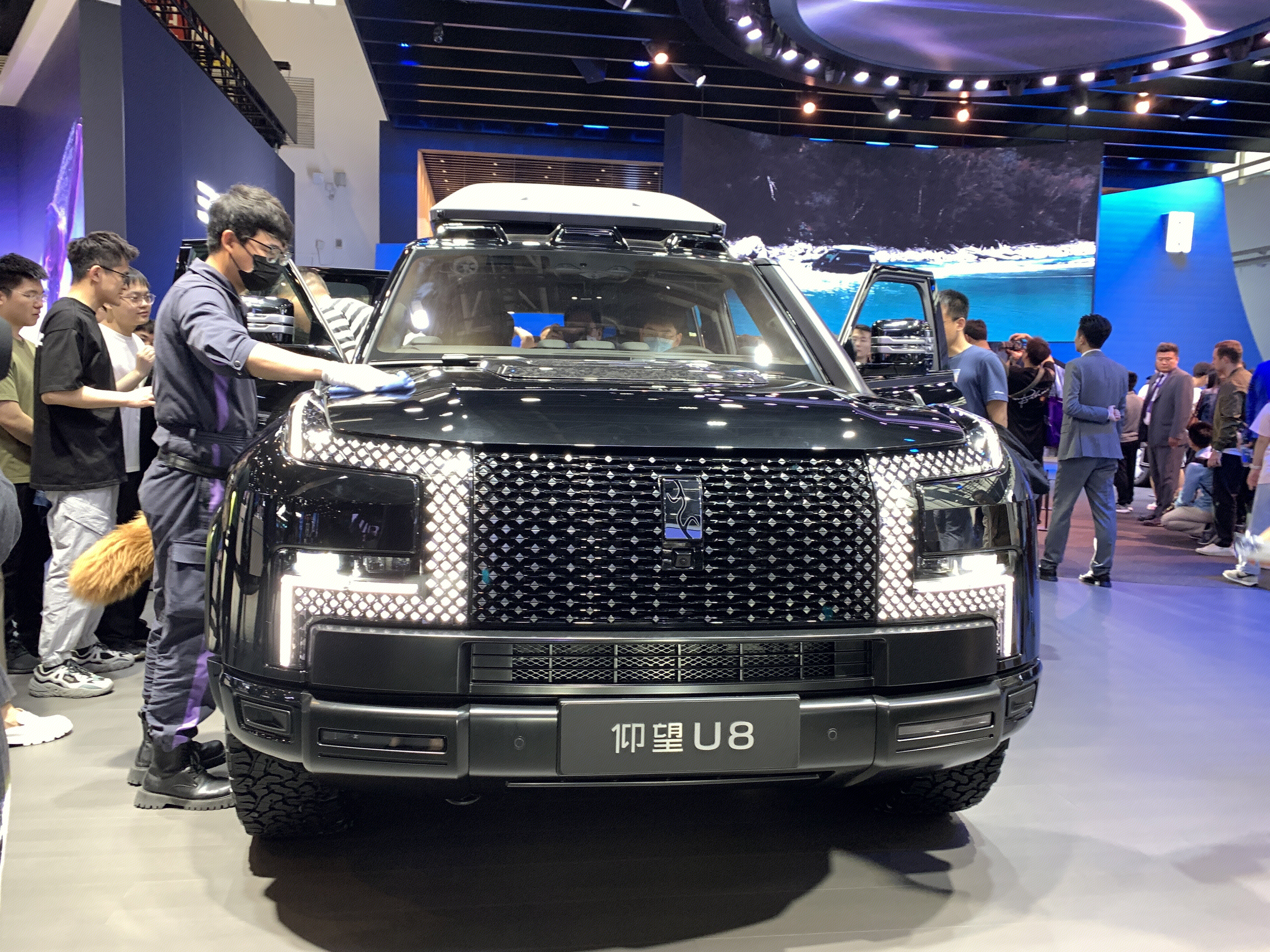 比亚迪集团 仰望汽车 仰望U8 新能源越野汽车