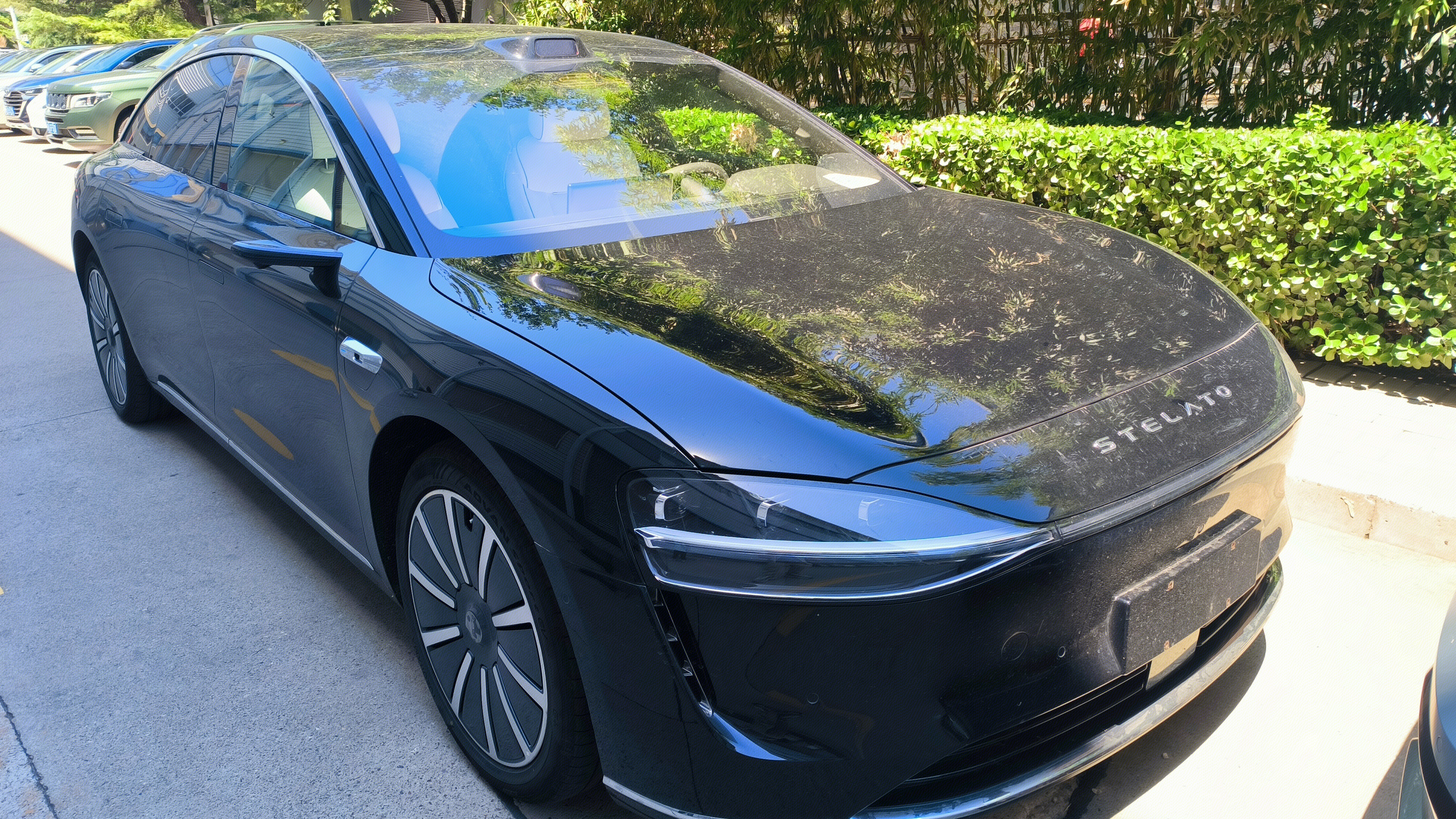 北汽新能源 享界S9 STELATO 华彰牌 高端行政级轿车 汽车