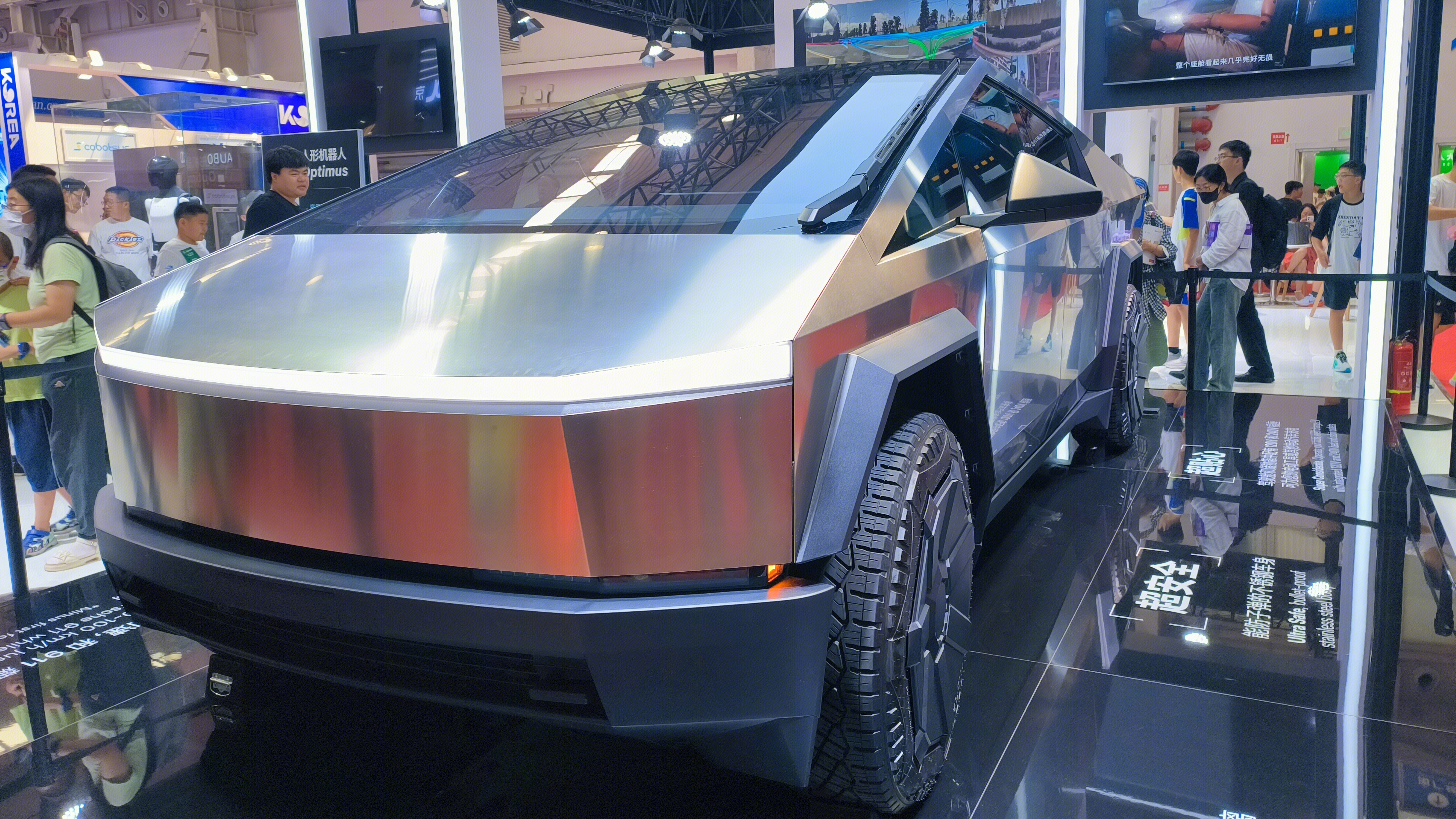 特斯拉 赛博越野旅行车 Cybertruck 电动皮卡