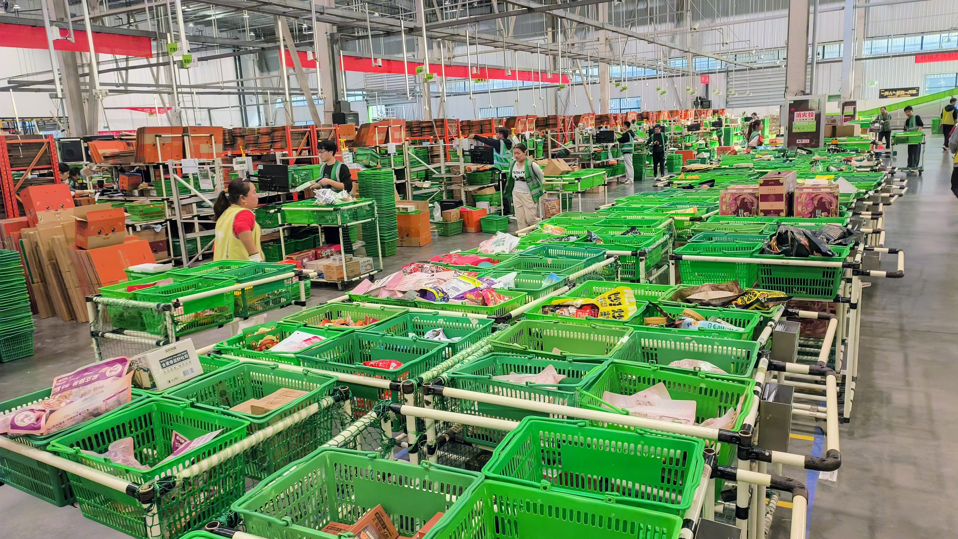三只松鼠 休闲零食品牌 三只松鼠公司仓储物流中心 仓库
