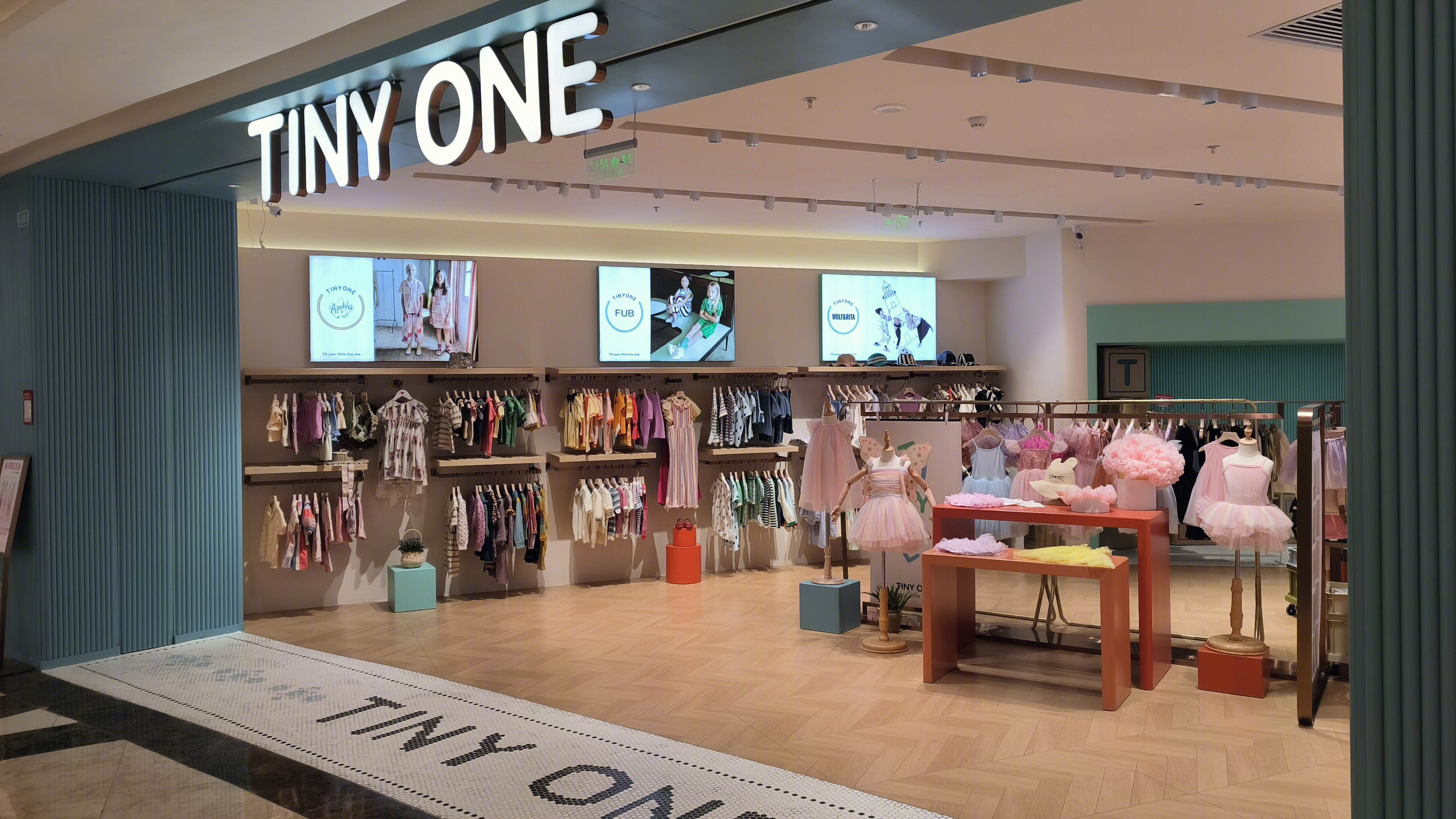 TINY ONE 童装品牌 小众童装集合店
