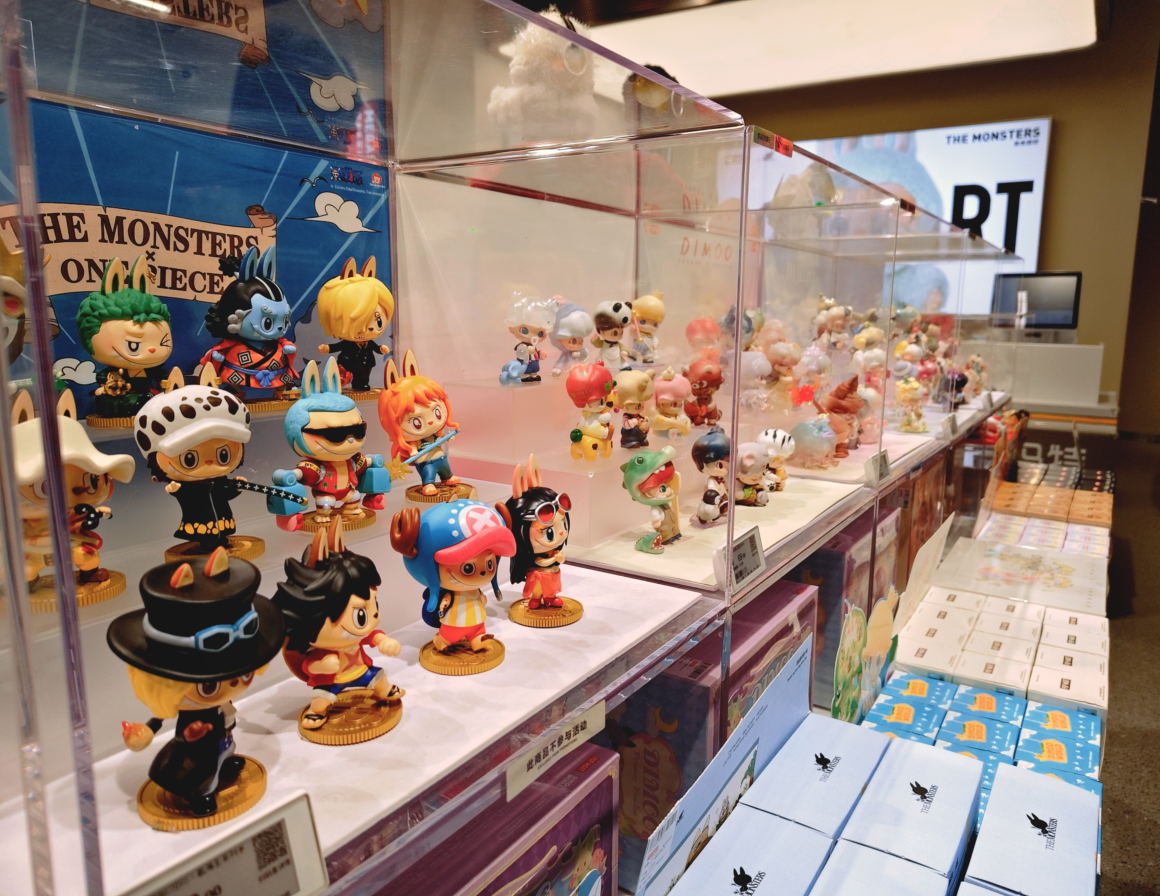 泡泡玛特 POP MART 手办 公仔 潮玩品牌 labubu 拉布布盲盒