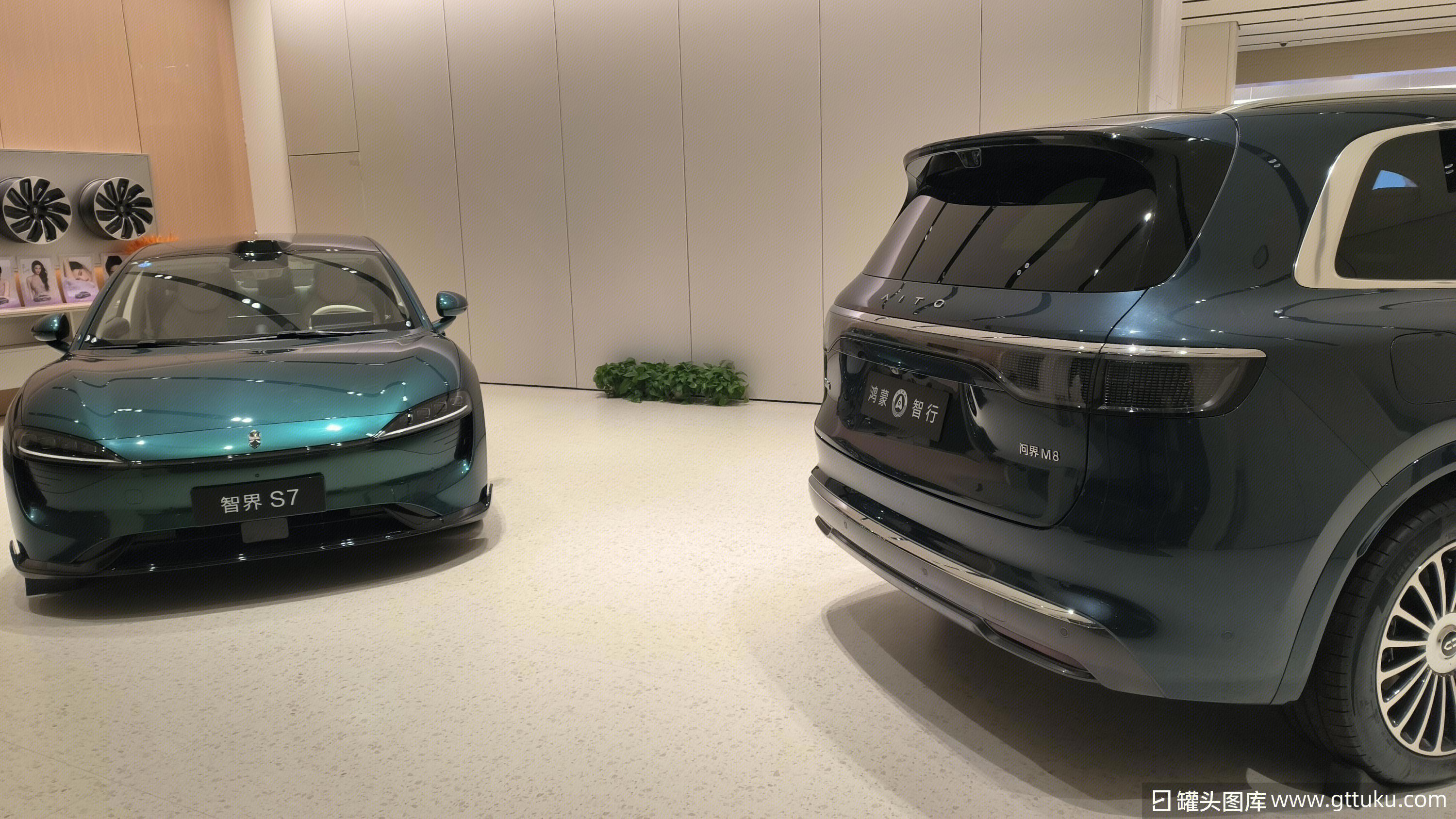 智界S7 问界M8 纯电汽车 高端智能汽车品牌