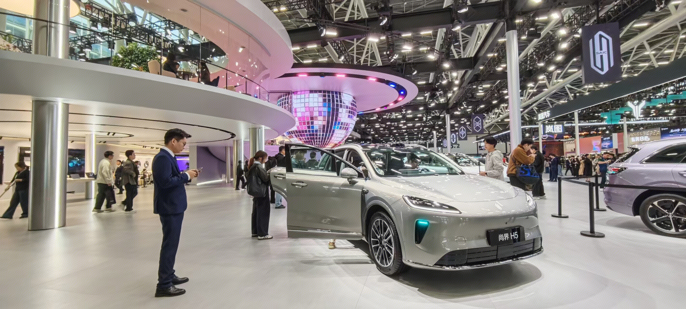 商界H5 2025广州国际汽车展 中型SUV汽车