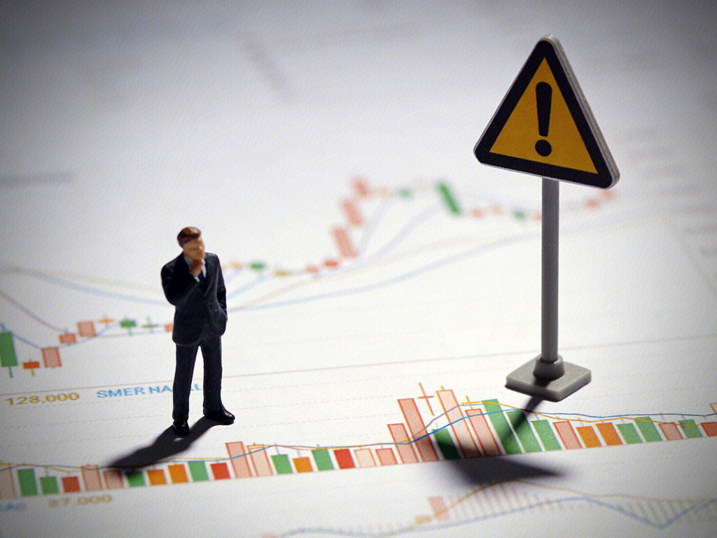 警示牌 风险 警告 深陷危机 潜在问题