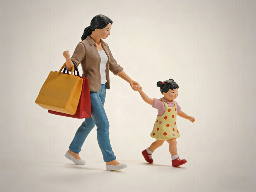 带娃逛街 亲子购物瞬间 陪伴 成长