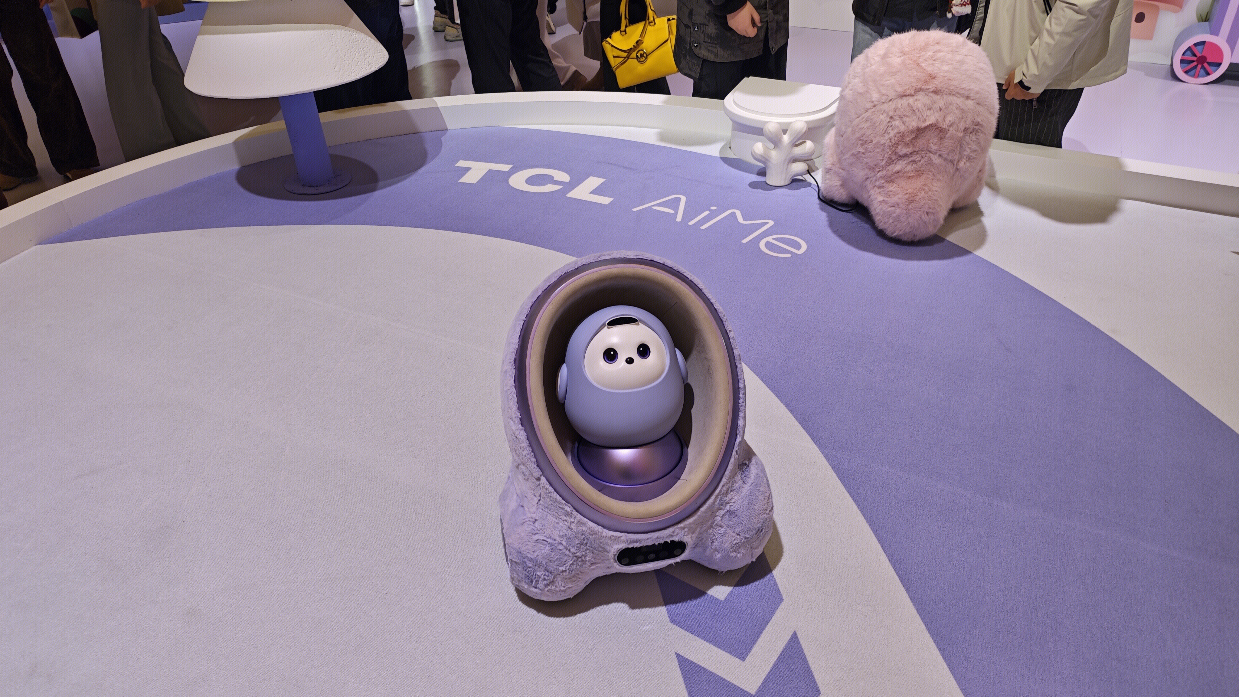 TCL AiMe AI陪伴机器人