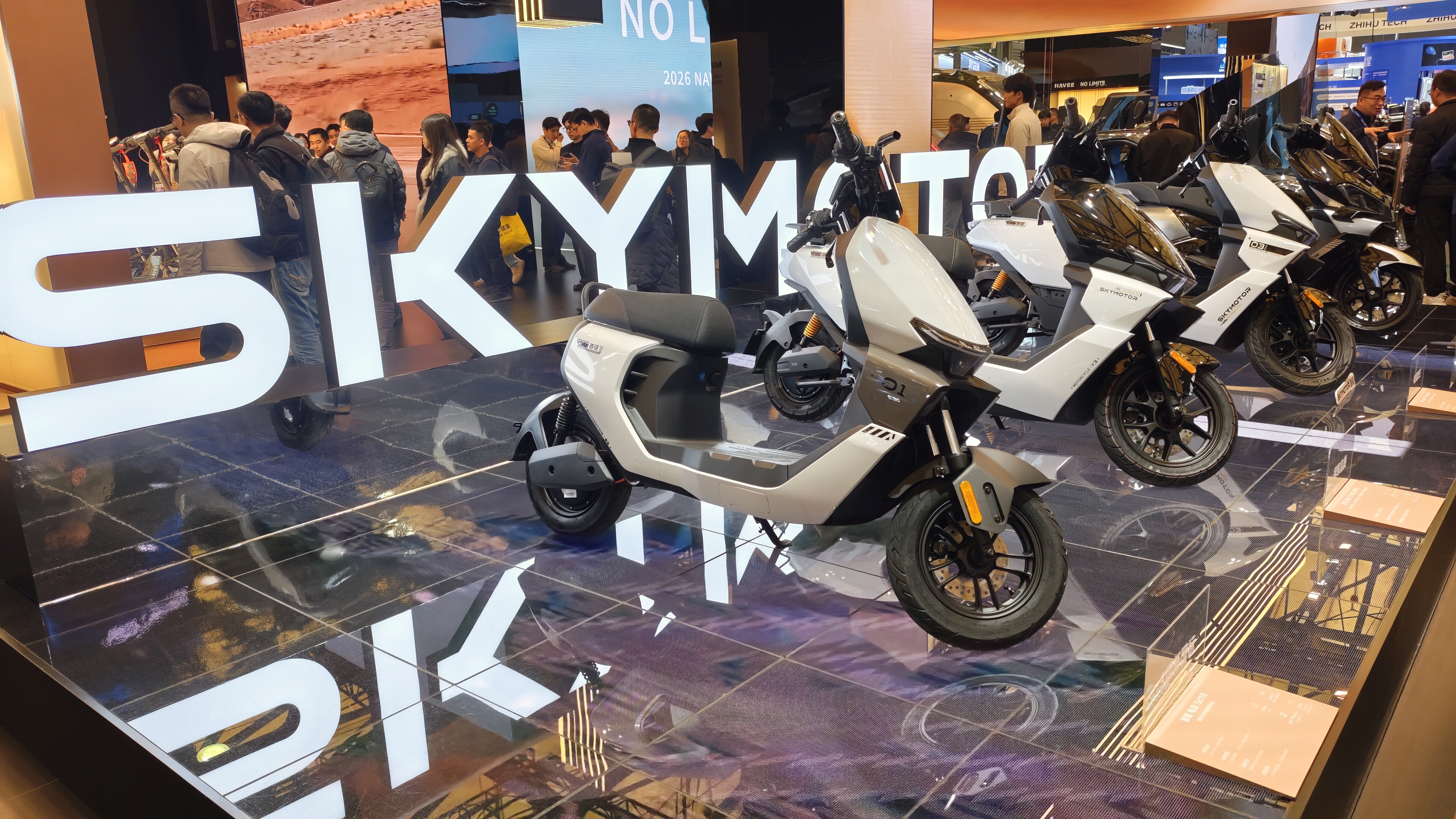 SKYMOTOR 首驱科技 电摩 电动踏板车 两轮电动车品牌