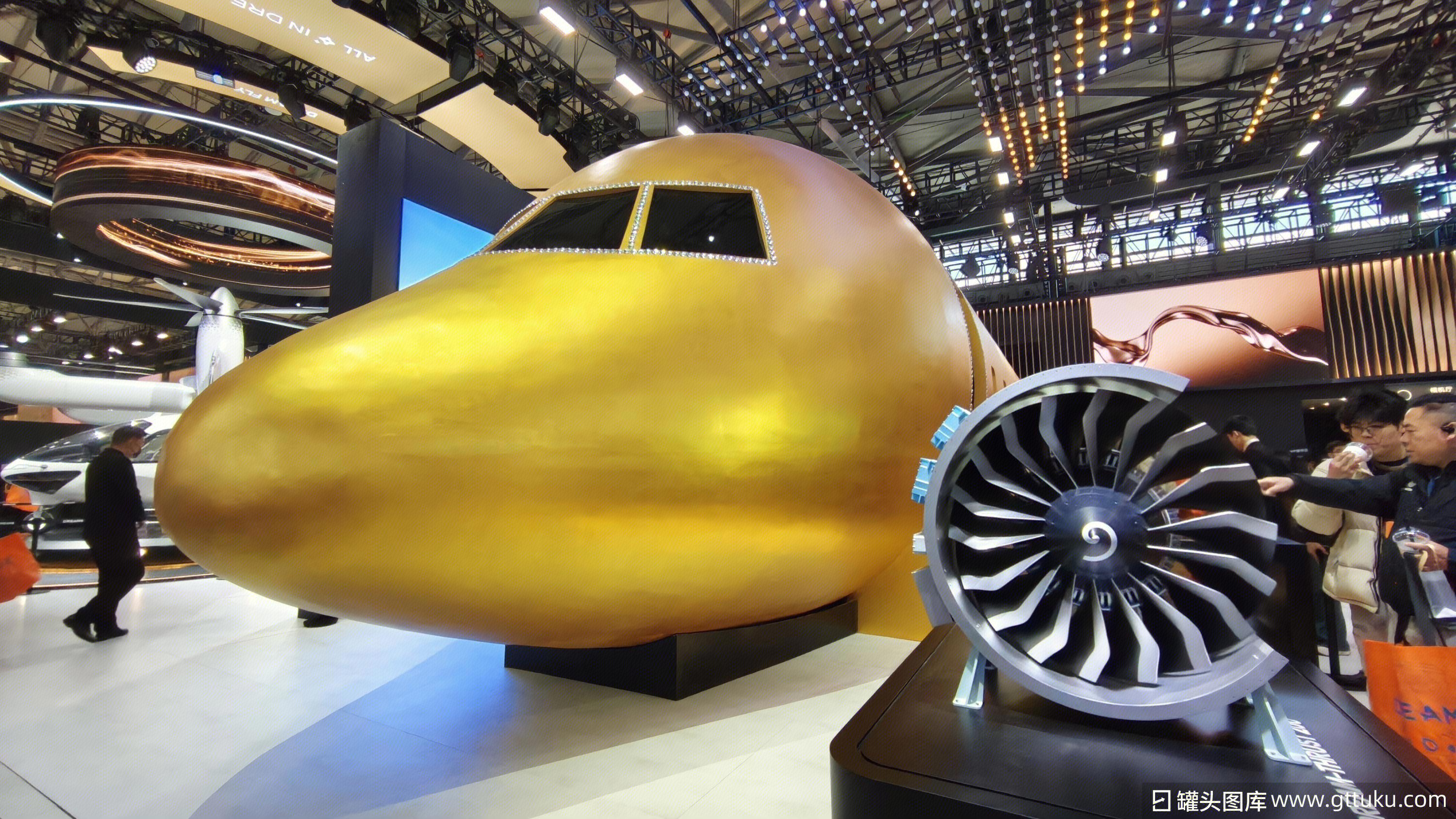 追觅 DREAME  飞机与梦主题艺术装置