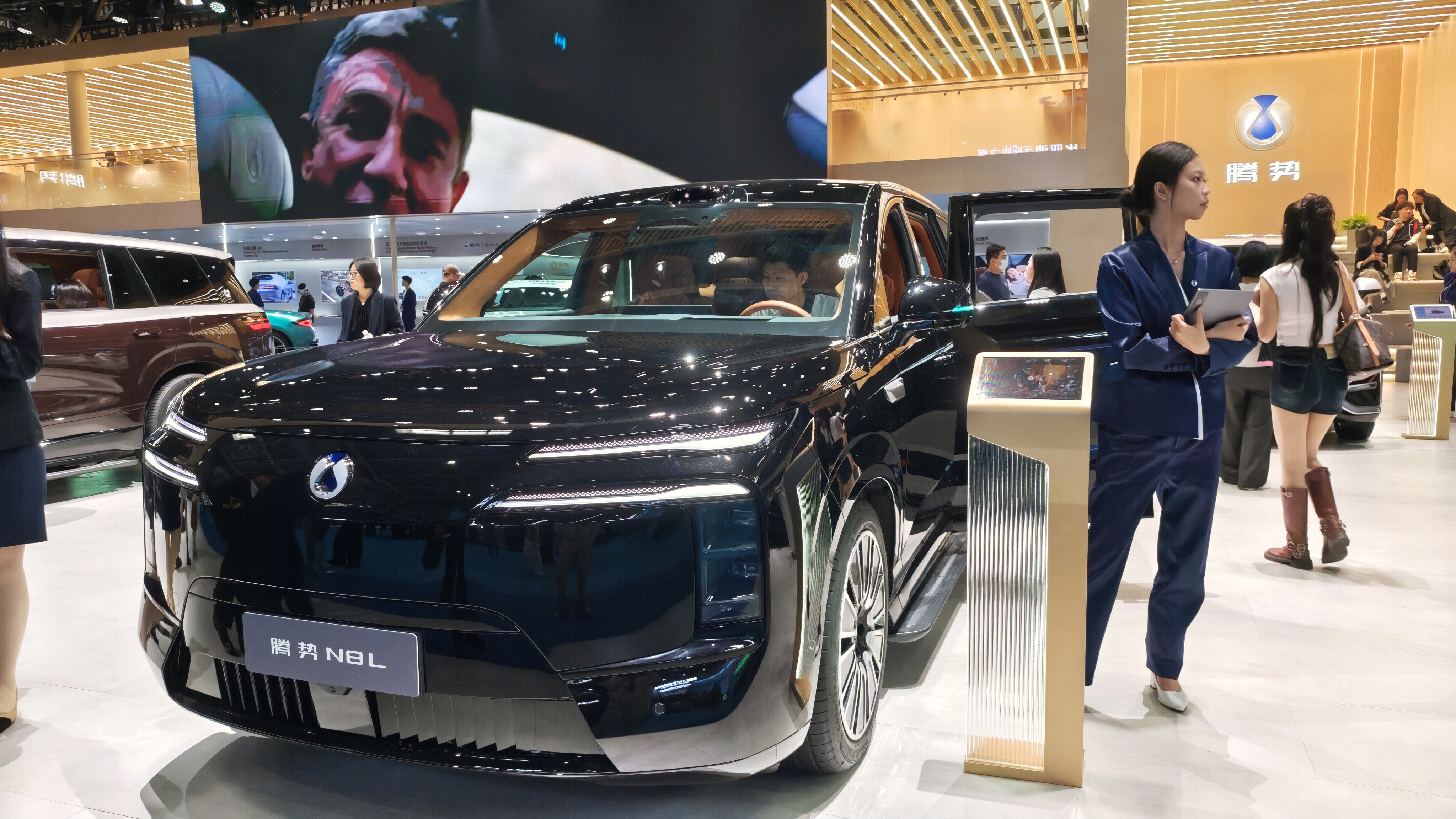 腾势N8L 插混SUV 比亚迪旗下品牌 腾势汽车