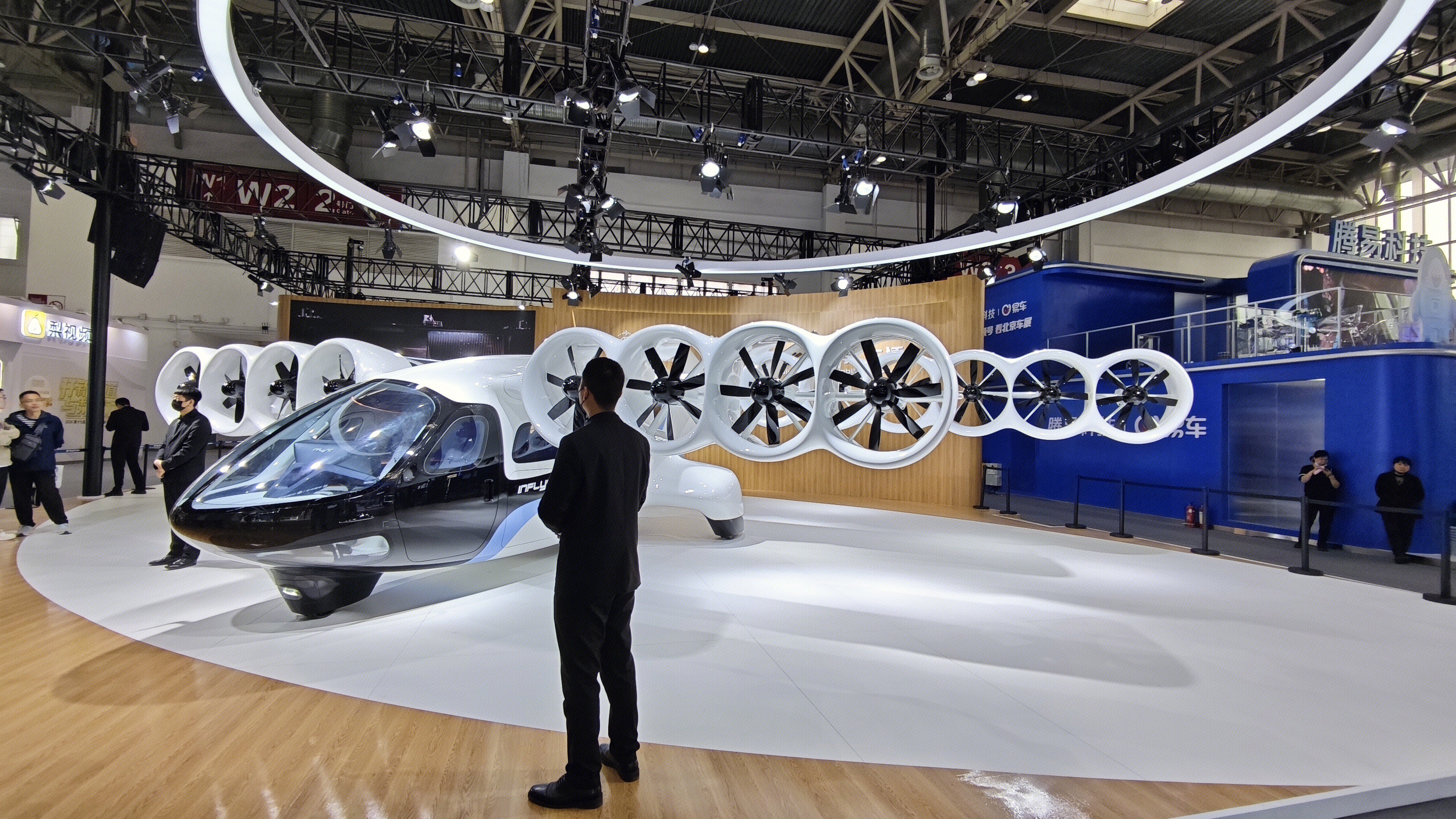 天翎科（INFLYNC）L600Pioneer 电动垂直起降飞行器（eVTOL）飞行汽车