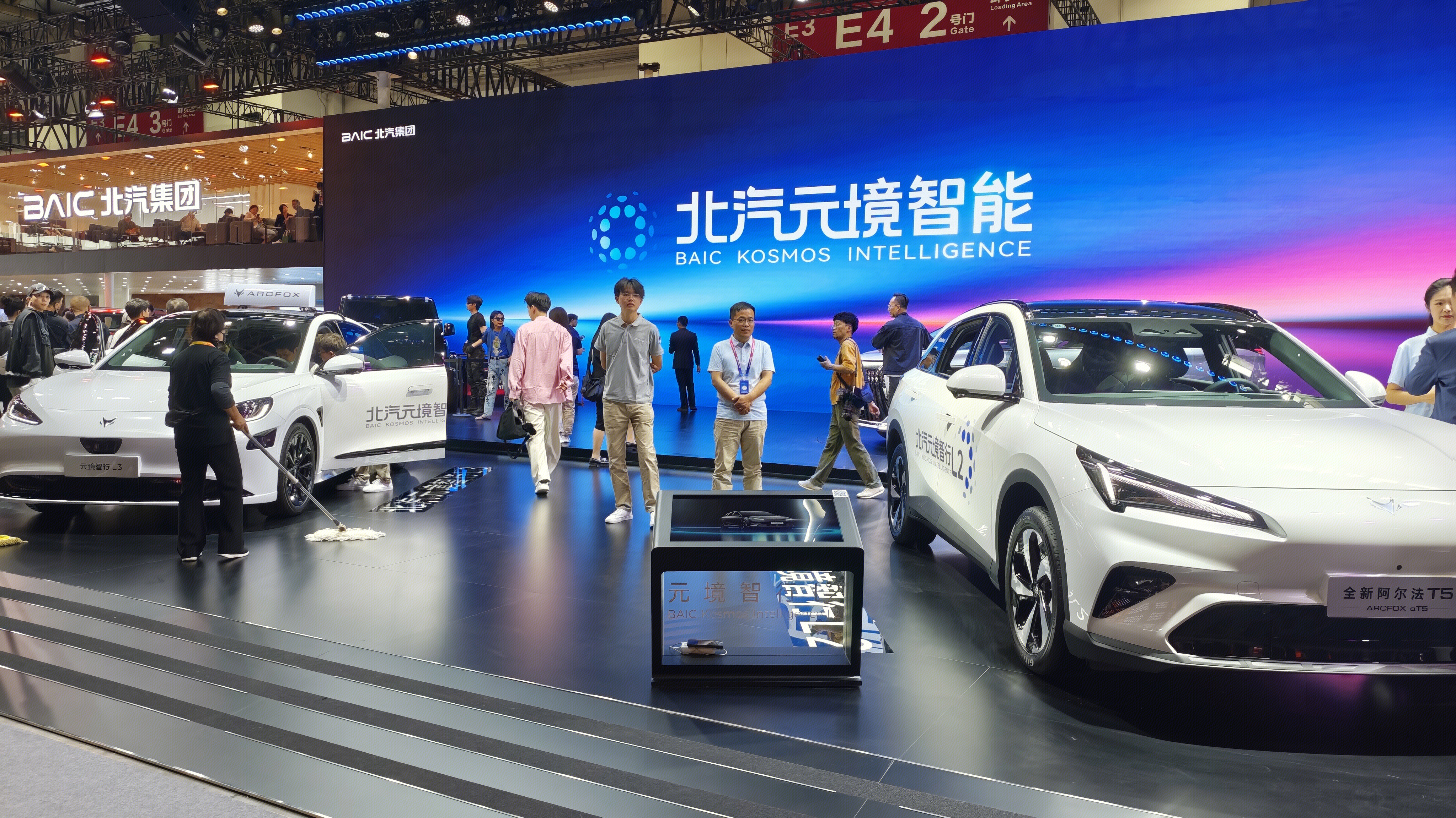 北汽元境智行L2 北汽元境智能 无人驾驶出租车 自动智驾方案