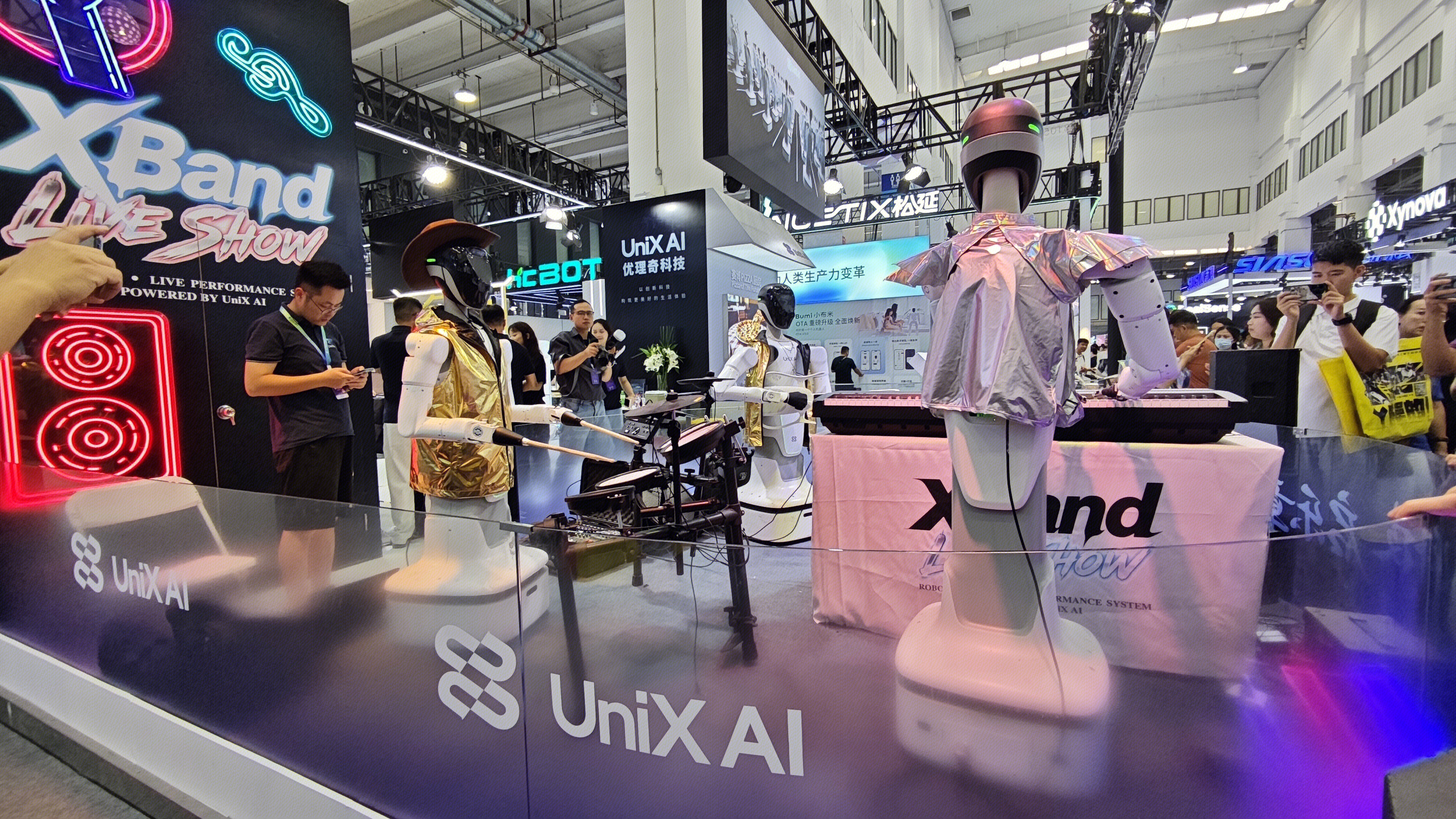 UniX AI 人形机器人